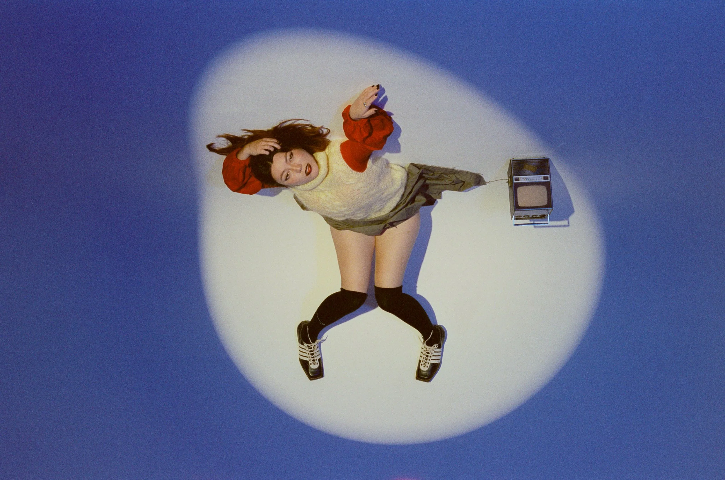 Laila Smith Turns the Daily Grind Into Haunted, Intimate Beauty on “I’ll Do Anything”