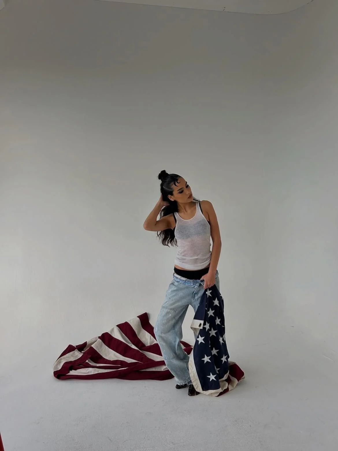 The Pacific Northwest Artist oktehya Builds Tension and Dark Pop Energy on “complicated”
