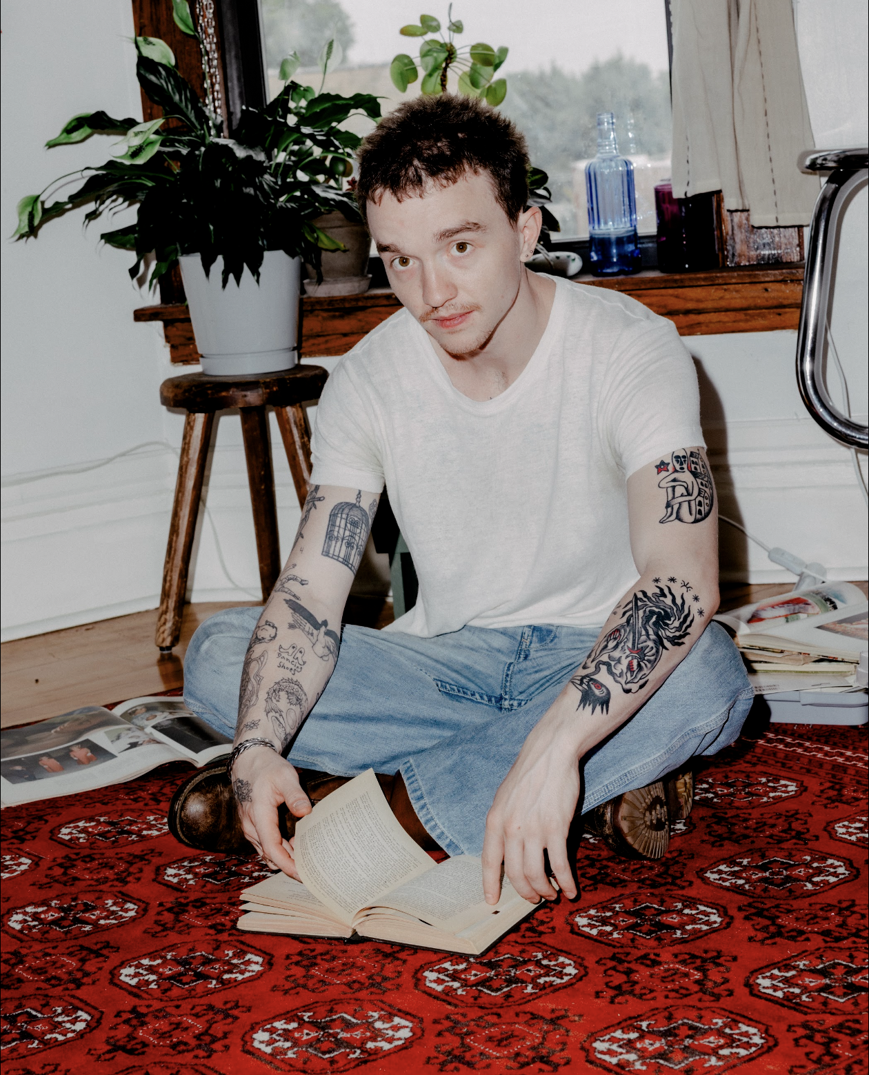 Isaac Stalling Turns Procrastination Into a Gently Haunted Folk-Pop Confession on “Dusty”