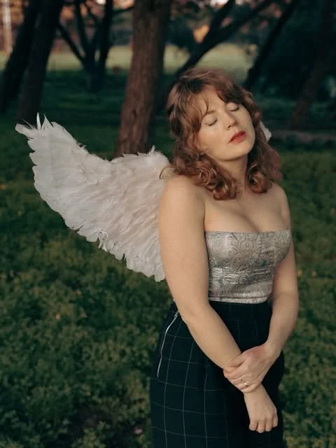 UK-Based Ay Wing Explores Fleeting Connections on “Bittersweet”