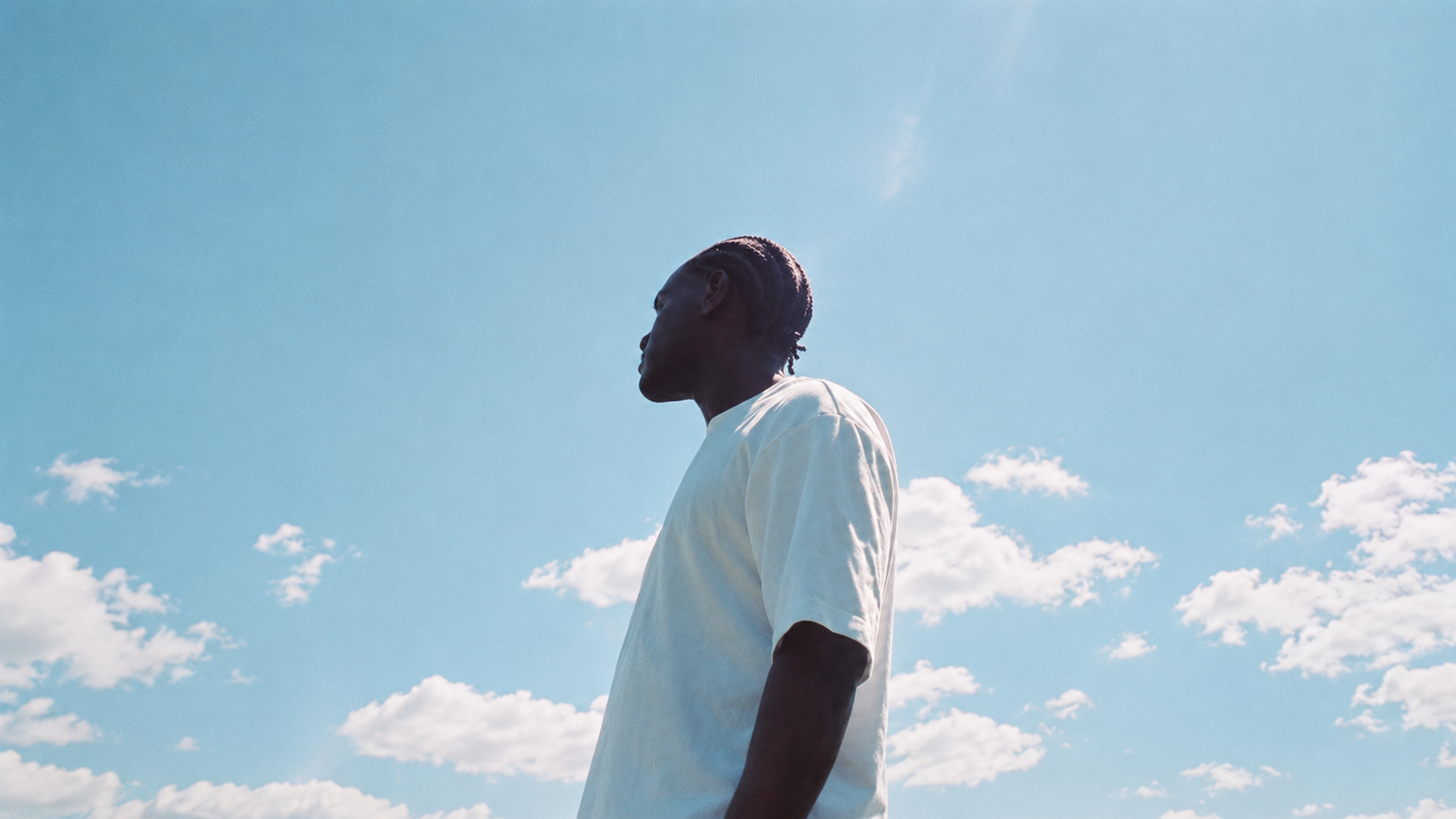 Canadian Singer-songwriter Jon Vinyl Shares Emotional Alternative R&B on “Cry When I’m Alone”