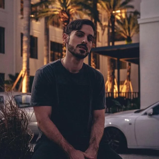 Brett Miller Turns Tender Devotion into Laidback Alternative R&amp;B on “do you mind?”