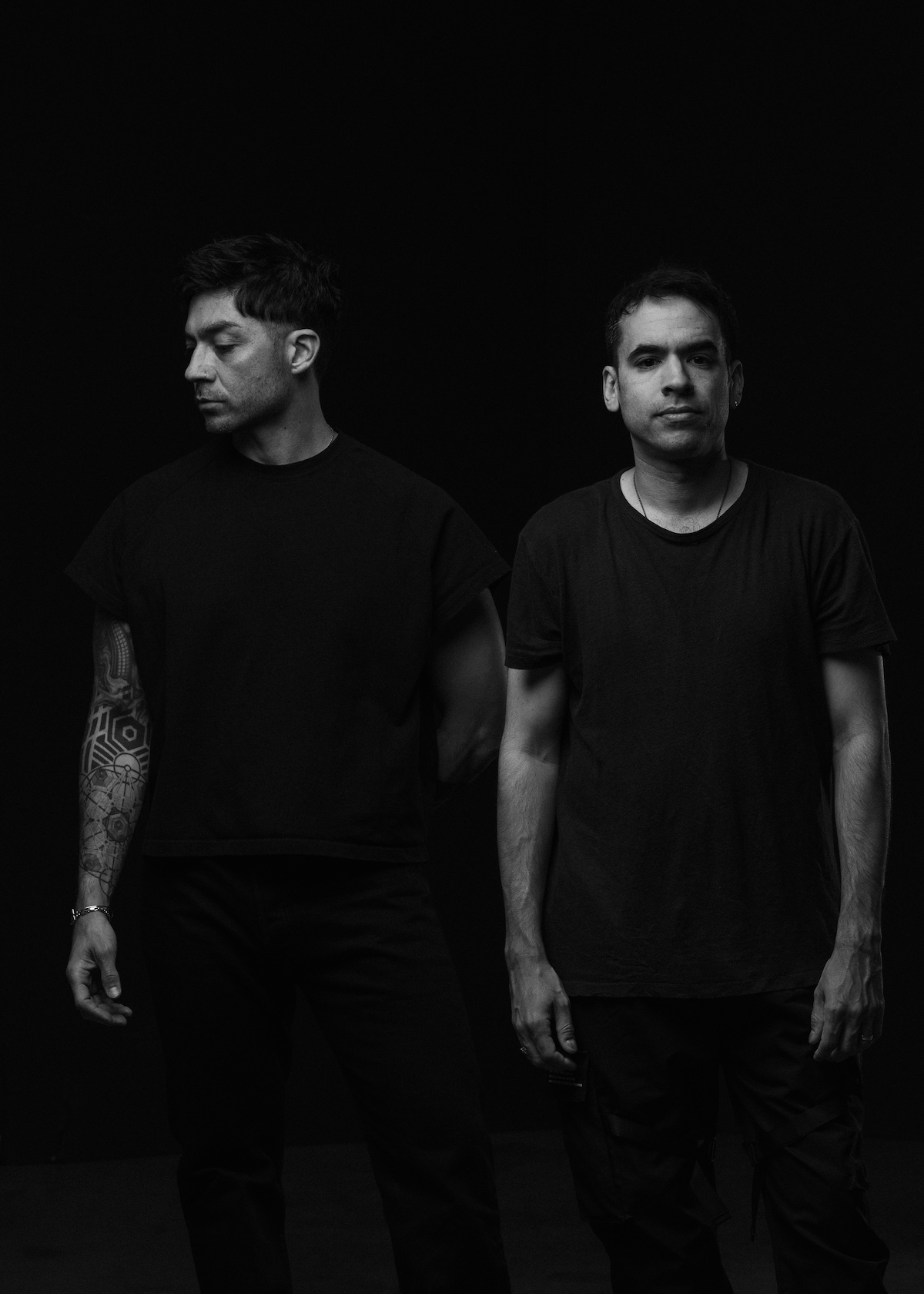 American Electronic Duo UNTER STRØM Explore Dark Club Architecture on “Between Forms”