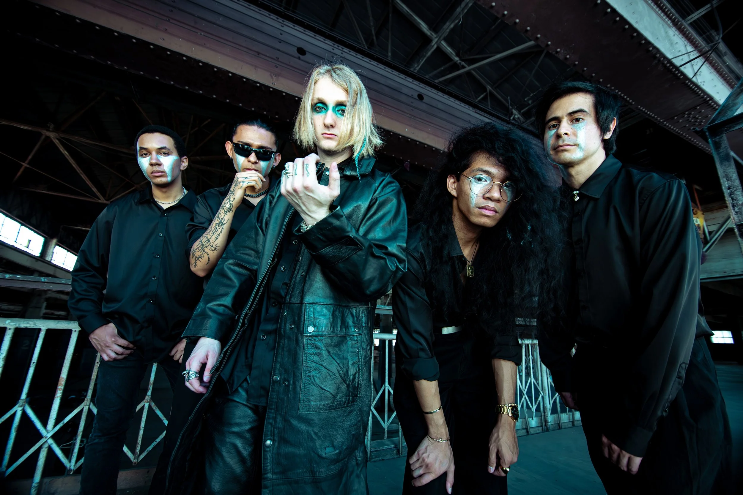 Love Ghost Build a Bilingual Pop-Rock World on Cintas Perdidas