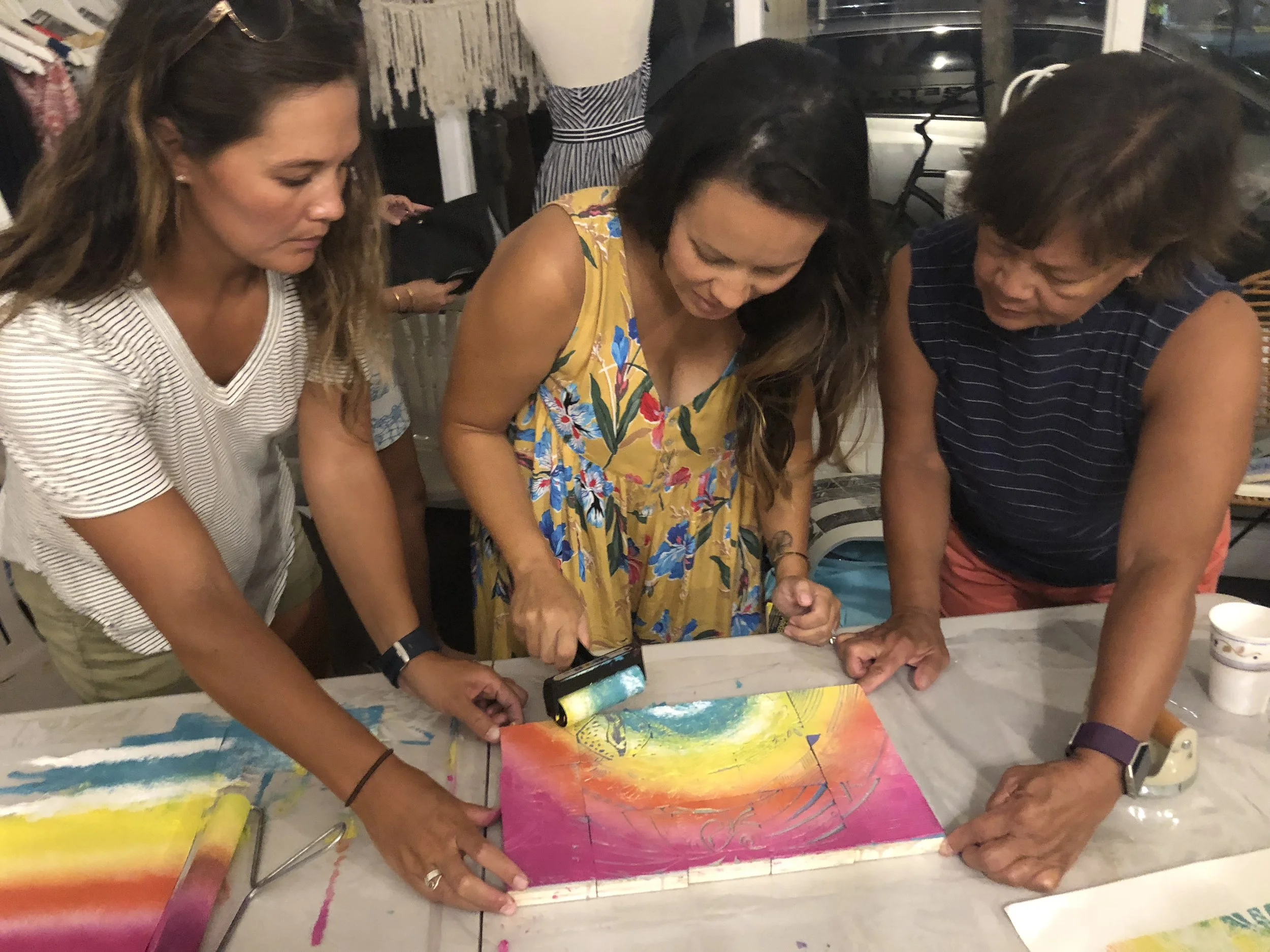  Mom and Daughters trio!! Loved watching these three make art together 