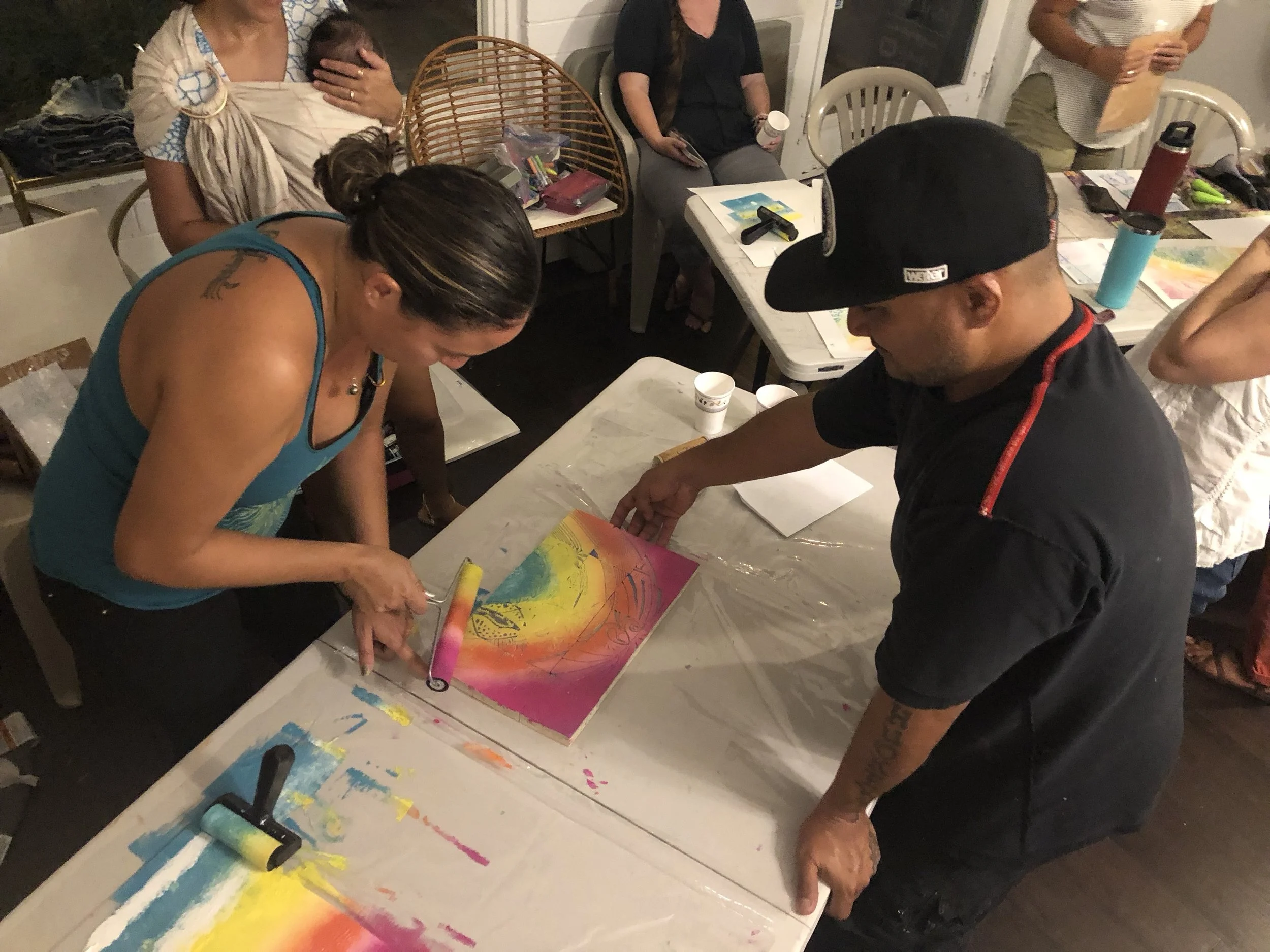  This husband wife team was amazing! Men have so much fun making  prints too. Its always daunting sitting in a room of women but this kane amazed us all with his art skills. How cute are they?! Such a fun date night idea Bran! 
