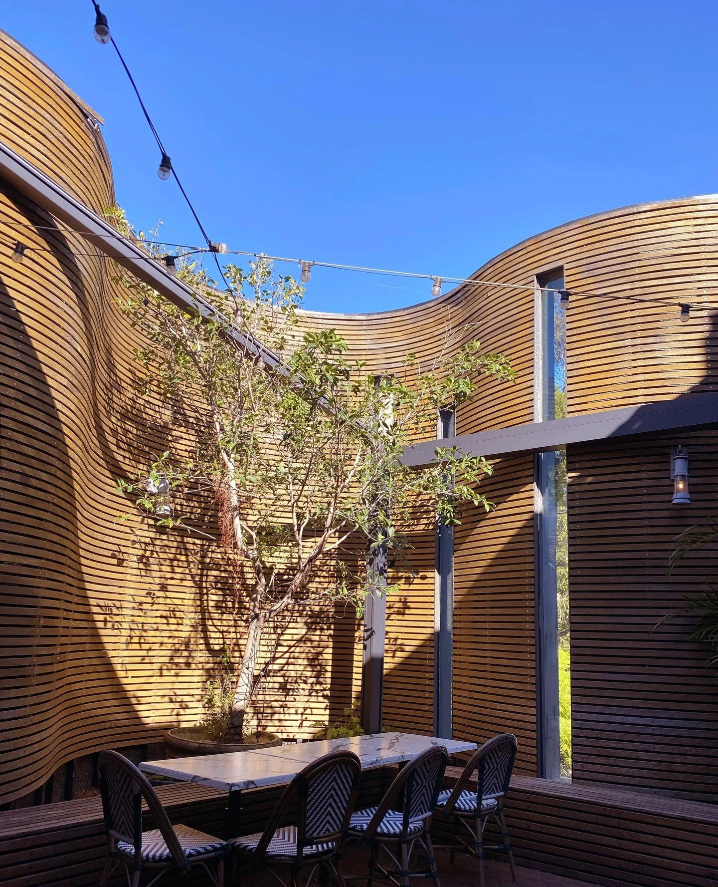 🥂🎄Looking for the perfect space for your Christmas get together, end of year work function or family do? We have versatile function spaces and a range of catering and drinks packages available for groups large or small! ⁠
Contact us on 9955 2675 or