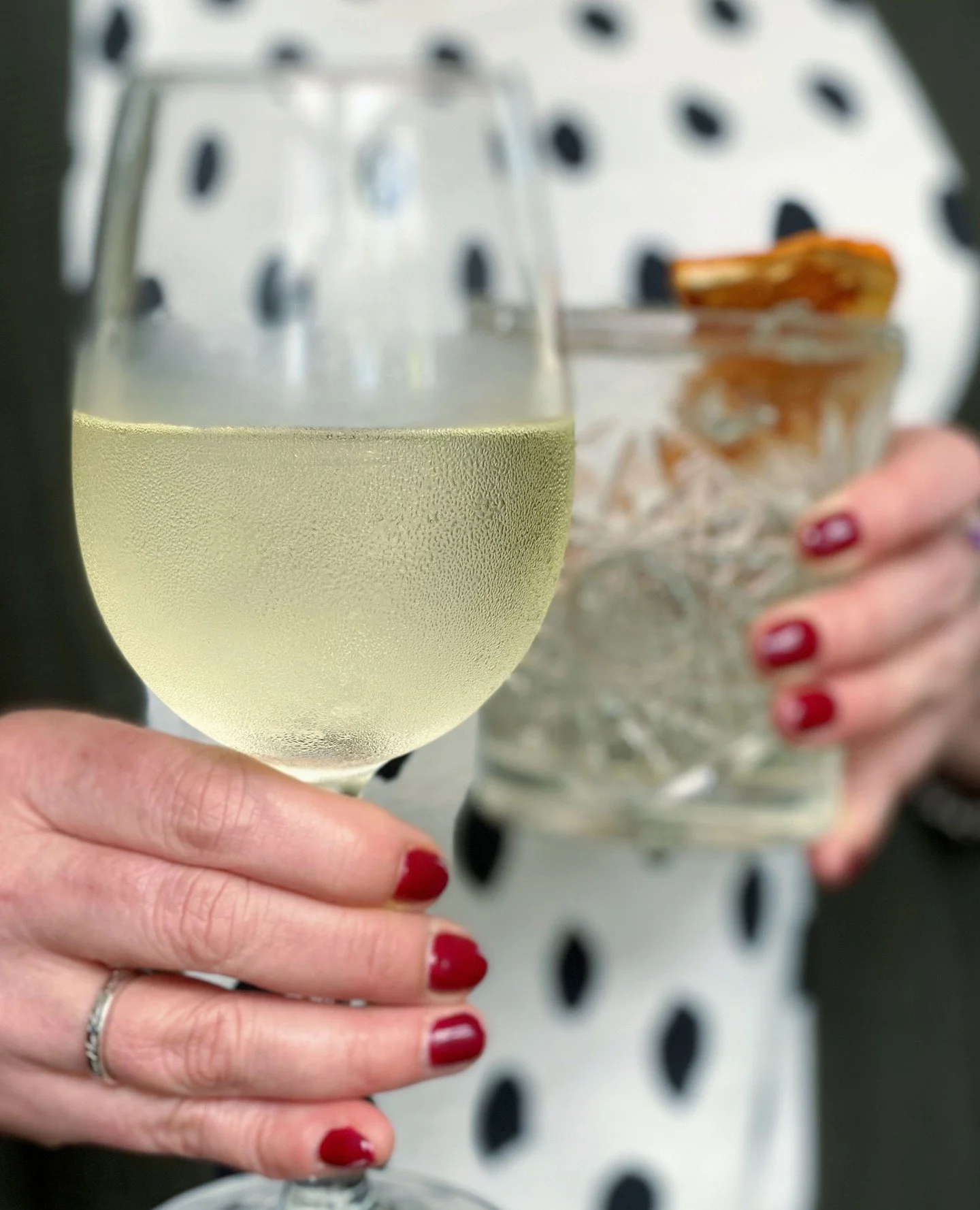 🥂 Enjoy Christmas Eve drinks with friends at The Blues🎄🎁🎅🏻⁠
4-6pm Happy Hours - $6.50 house beer schooners and $7.50 Stone + Wood and Sapporo schooners plus $8.50 house wines 🙌⁠
#loveyourlocal #festiveseason