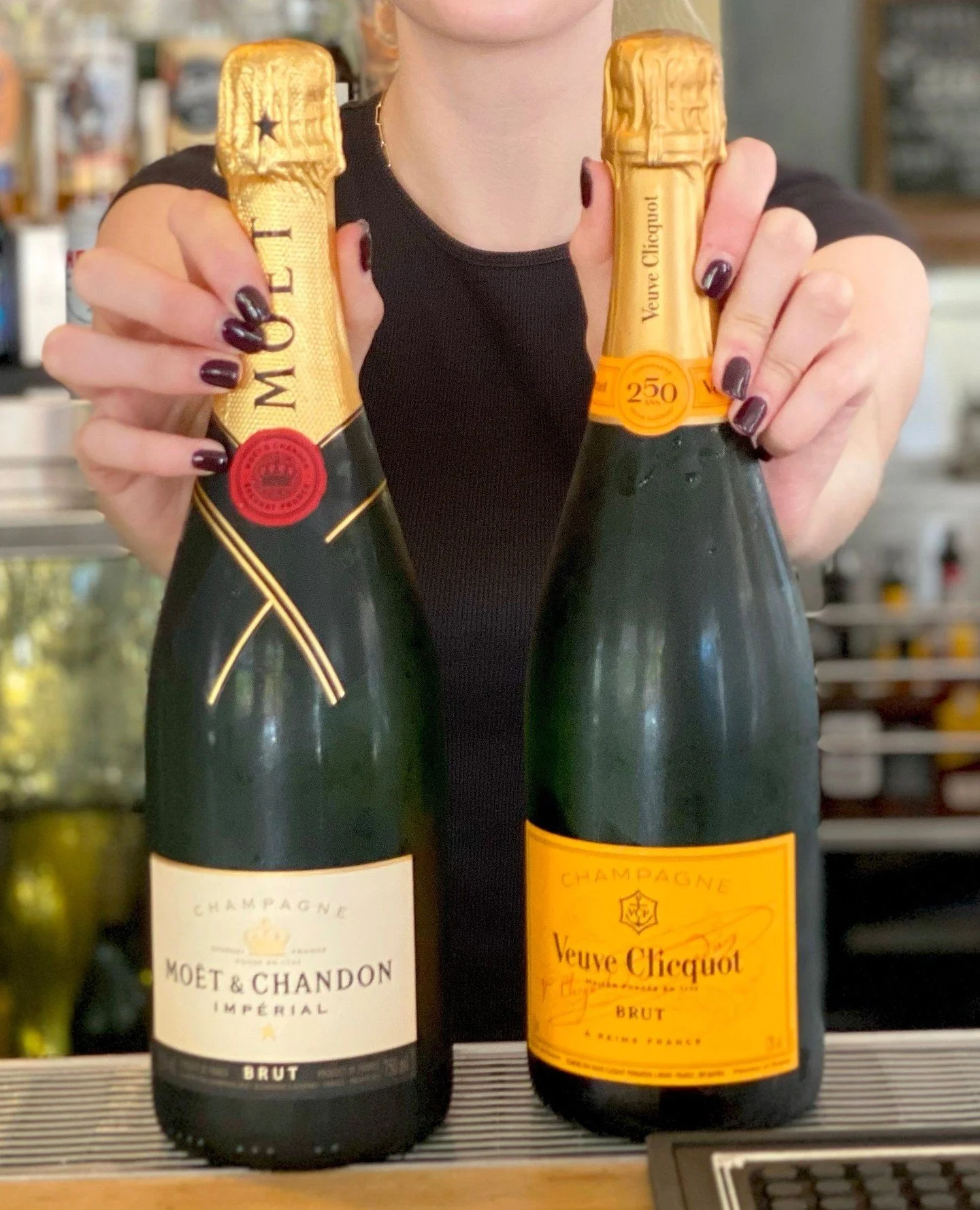 ✨Sparkle into 2026 in style @thebluespoint 🥂🍾 We've got MOET &amp; CHANDON NV Champagne for $93/bottle or VEUVE CLICQUOT Brut Champagne for $103/bottle 🙌⁠ ⁠and full bistro menu available all day from 11.30am-9pm⁠🎉⁠
🔗Head to the link in bio to bo