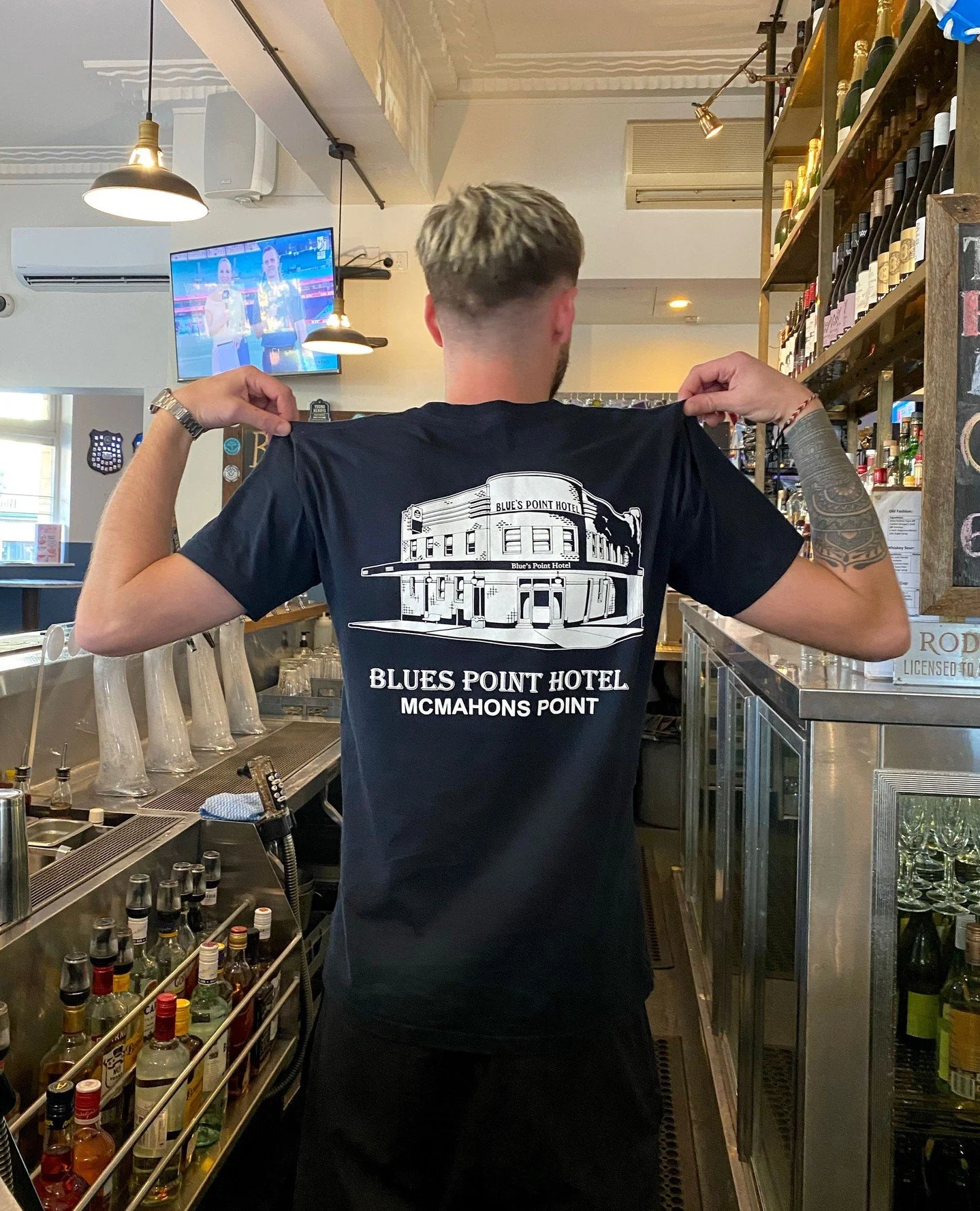 ✔️Been there. Got the T-Shirt! 👕🤣 You can now take a little Blues Point home with you...or gift to someone who wishes they were here! $30 at the bar 🥰🍻Proudly modelled by Ben 😍#loveyourlocal⁠ #thebluespoint⁠