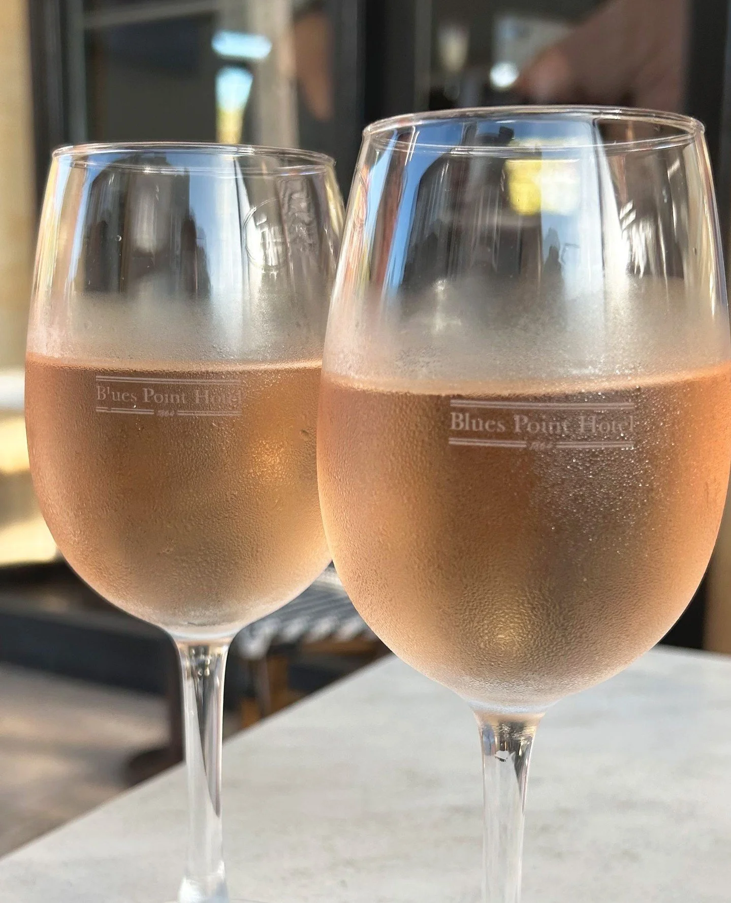 Friday arvo feels 🥂 #seeyouattheblues #weekendvibes #thelocalslocal⁠ #ros&eacute;