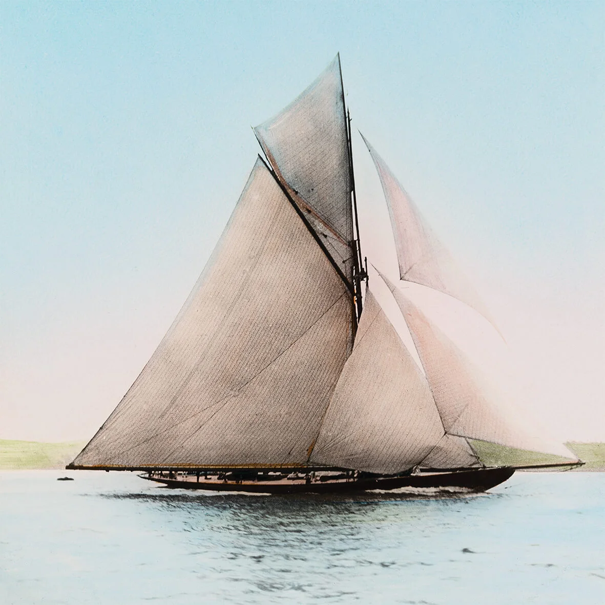 RACING YACHT VALKYRIE - ENGLAND C1895