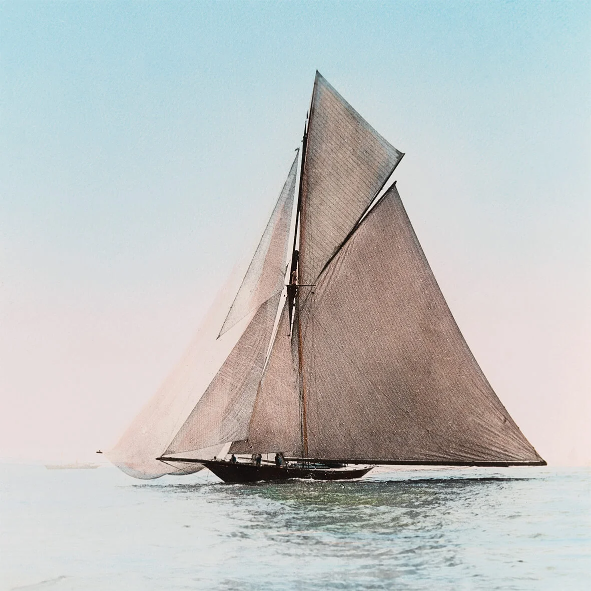 RACINGYACH SATANITA - ENGLAND C 1895(1).jpg
