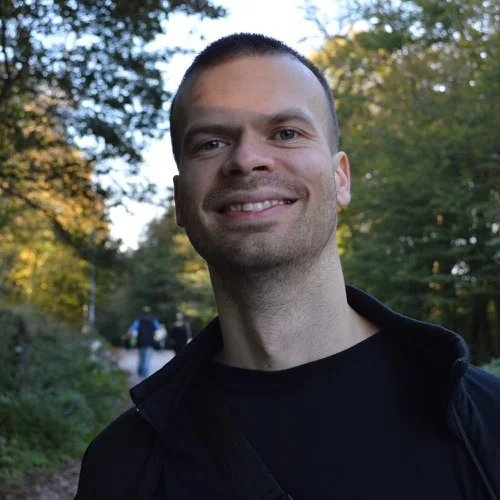 matej_tkac_head_square.jpg