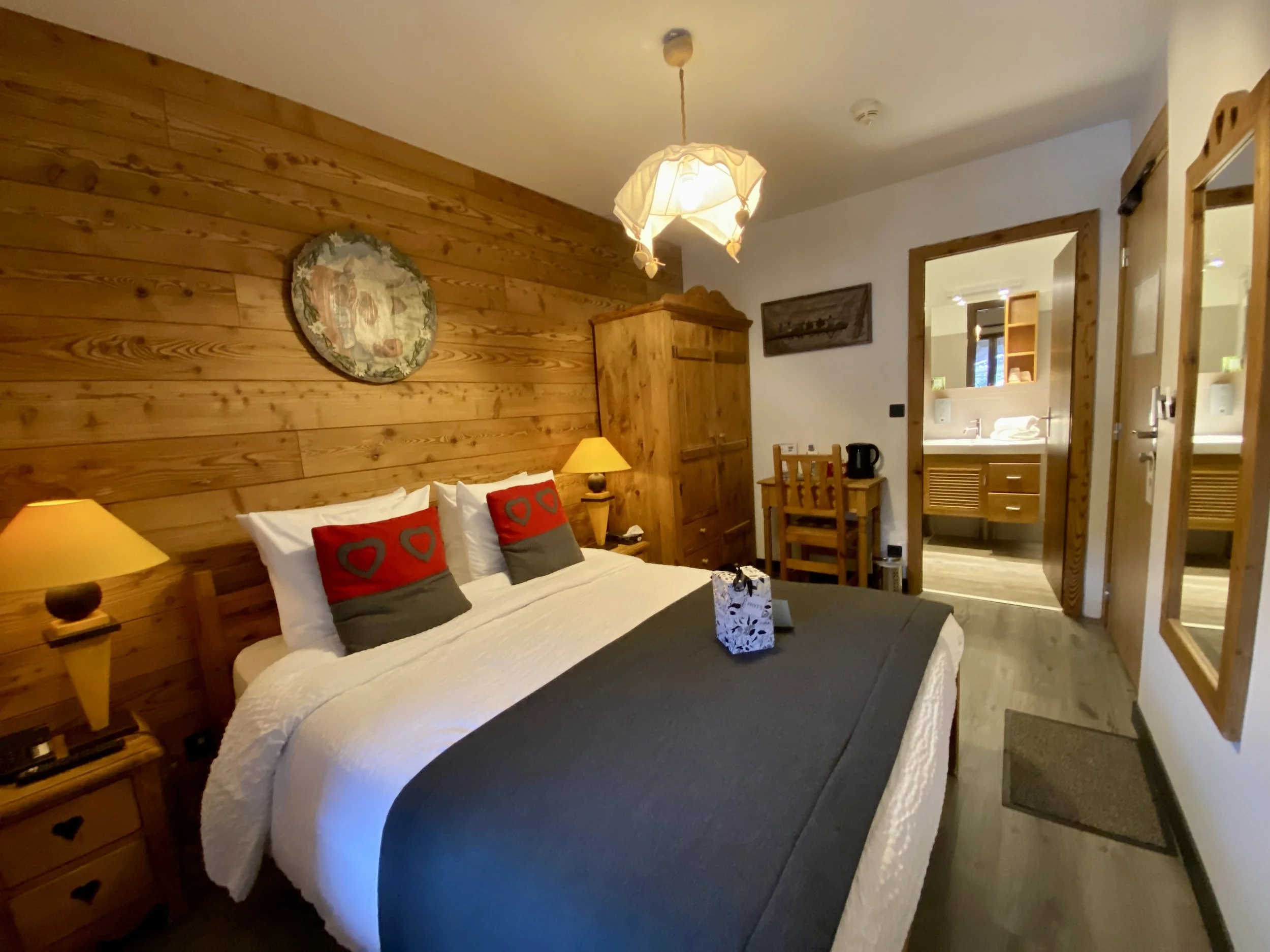 Cet automne l'HOTEL est OUVERT