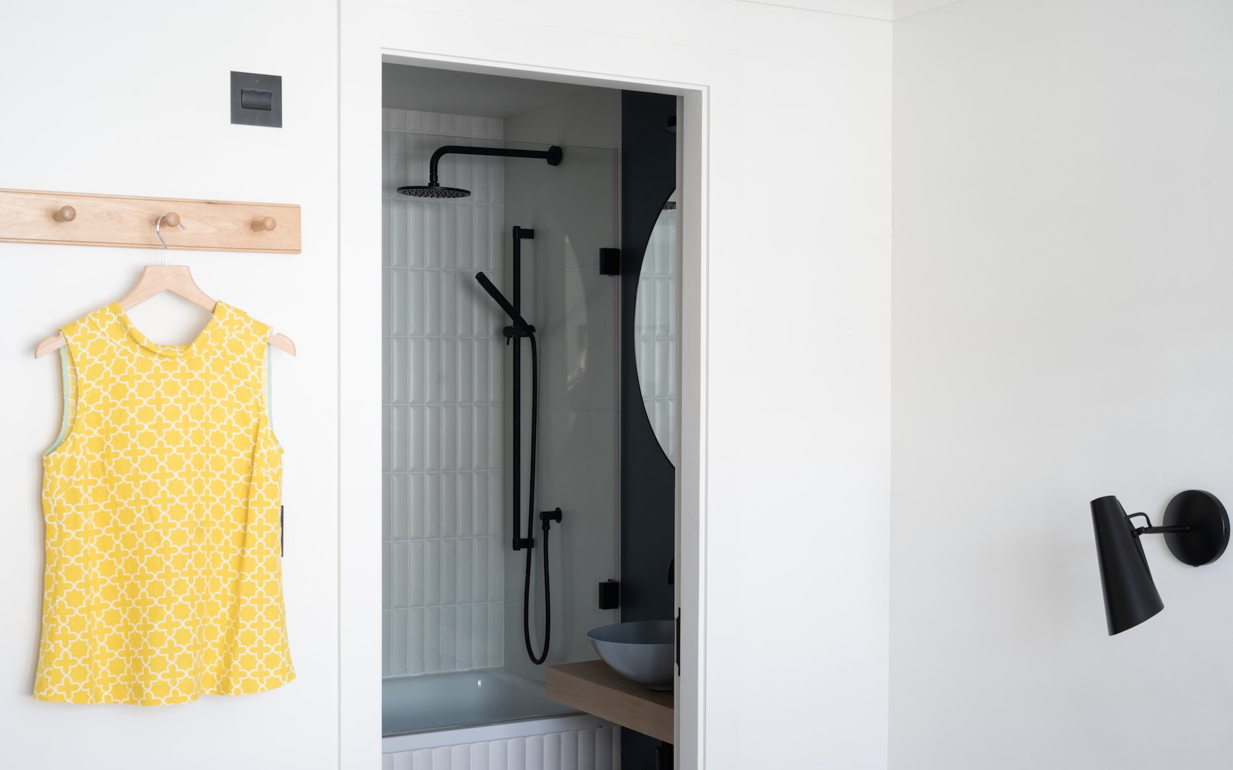 MEWS HOUSE guest bedroom and ensuite
