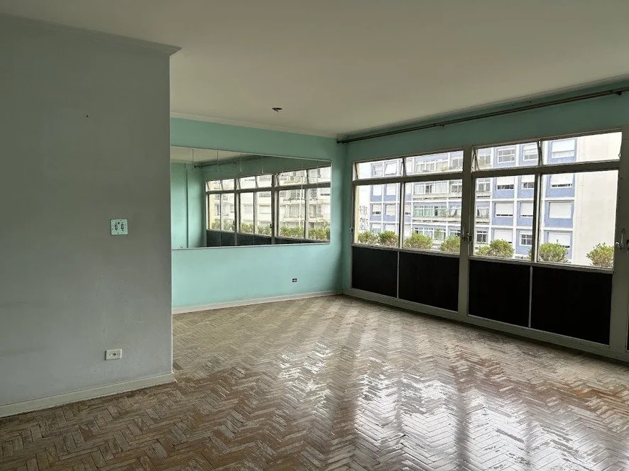Apartamento antigo, com potencial para reforma