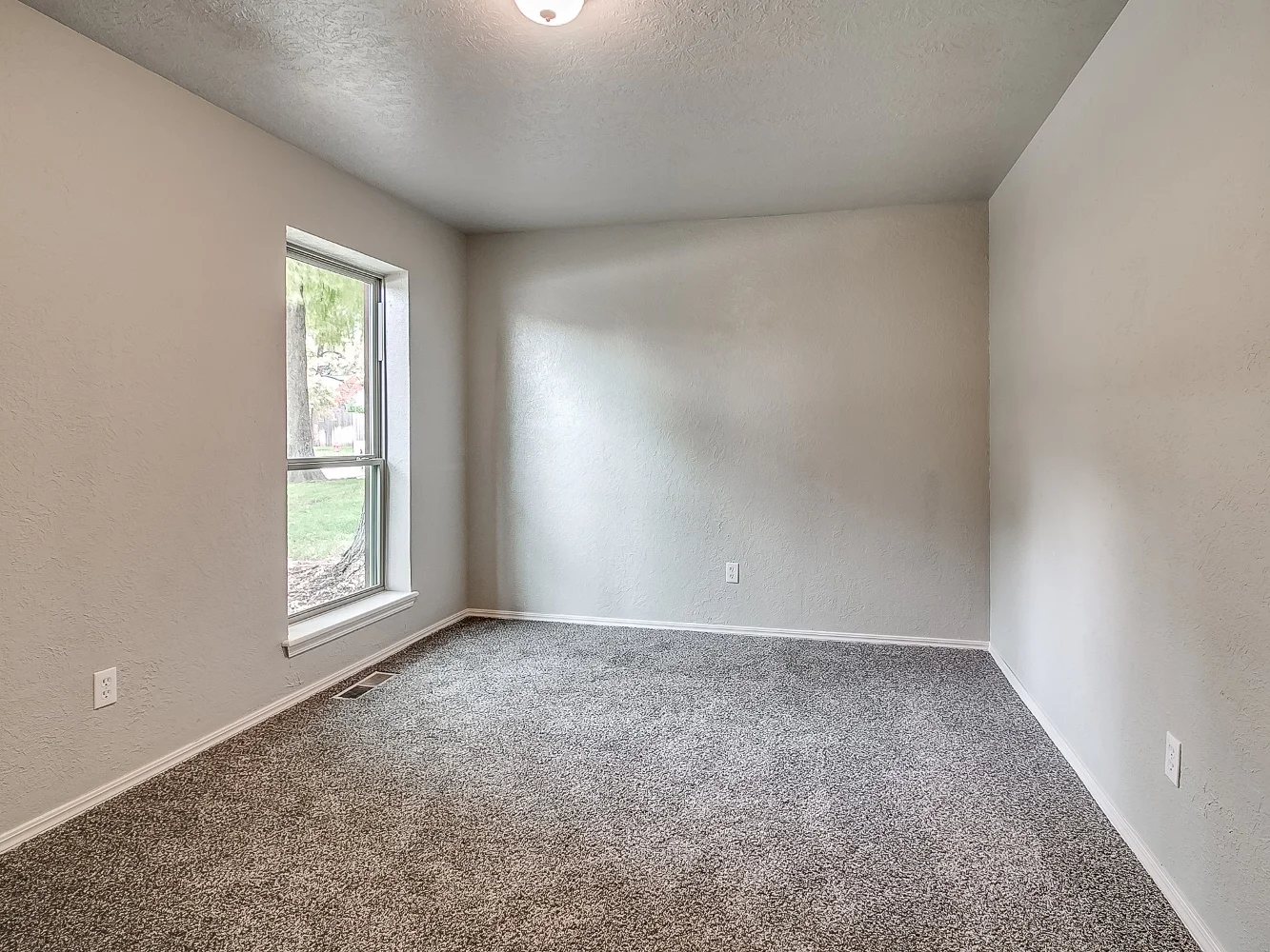 2901 McGee Dr - reshoot-16.jpg