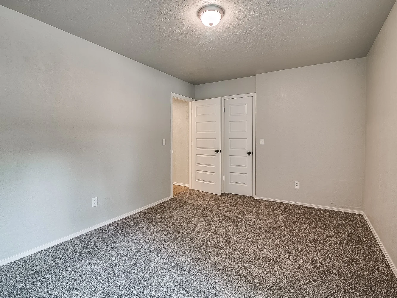 2901 McGee Dr - reshoot-17.jpg