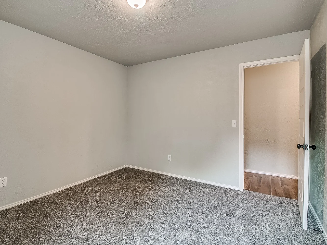 2901 McGee Dr - reshoot-22.jpg