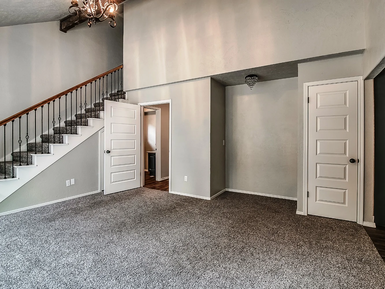 2901 McGee Dr - reshoot-42.jpg