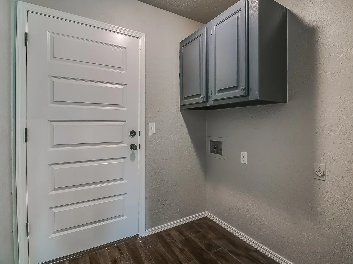 2901 McGee Dr - reshoot-46.jpg
