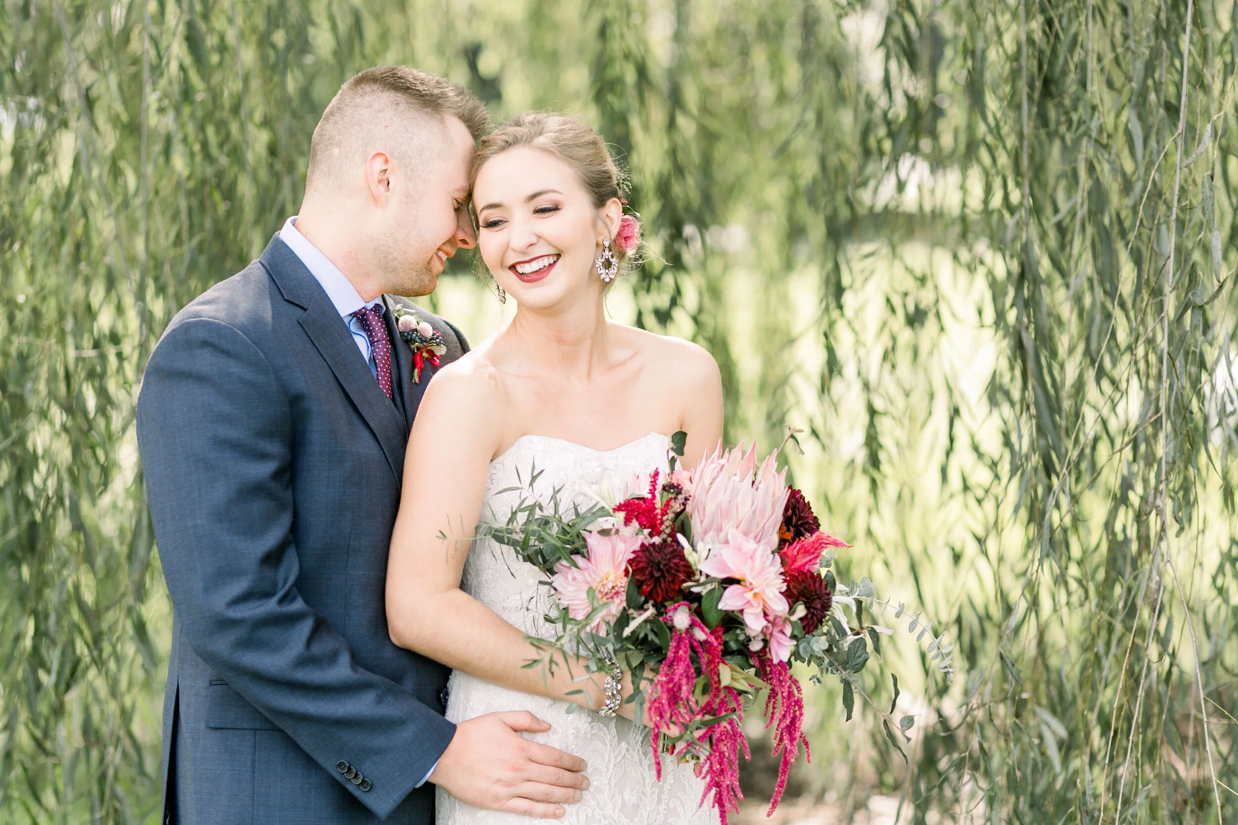 Should you hire a "friendor" for your wedding?