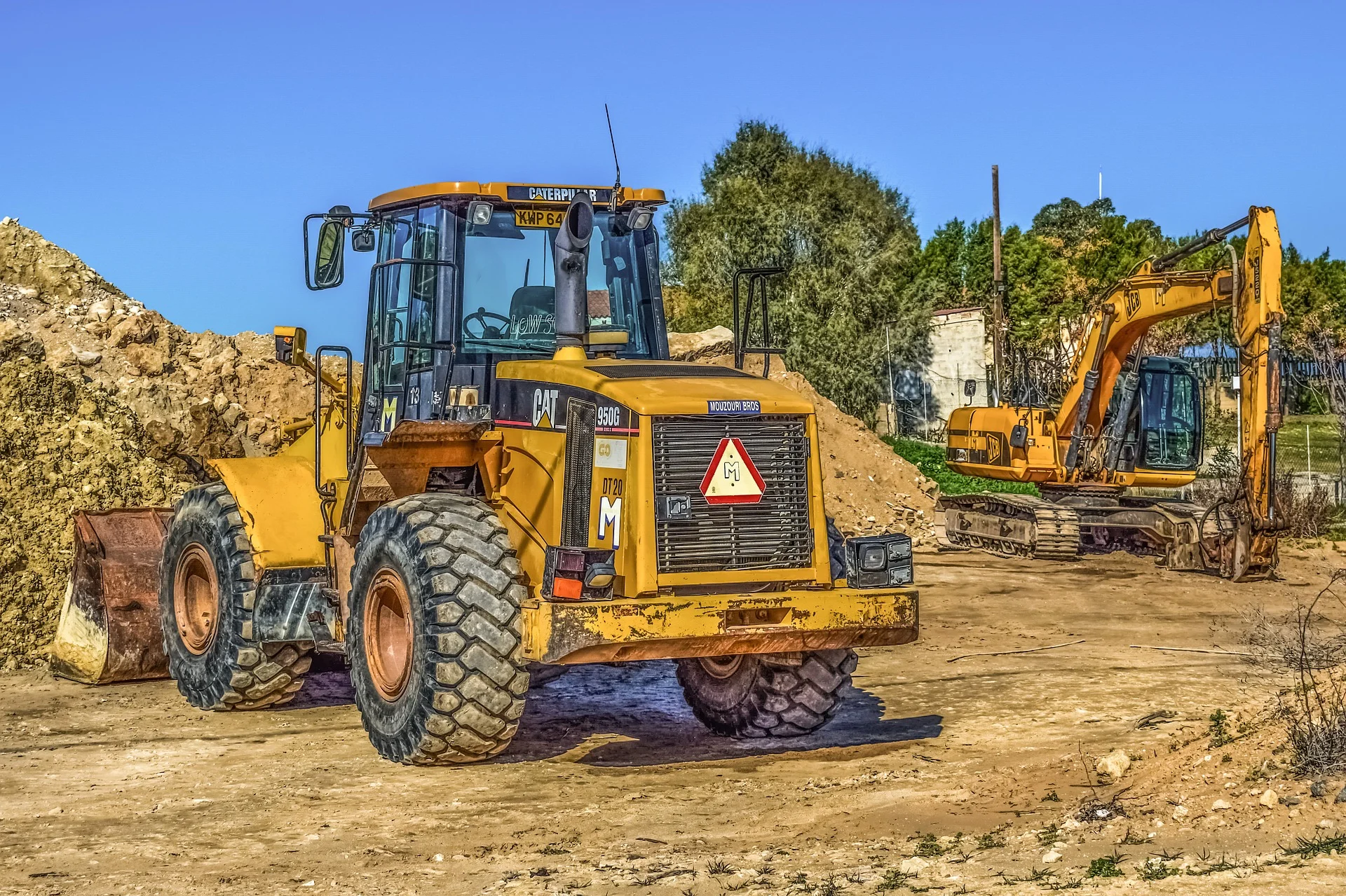 heavy-machines-3102412_1920.jpg