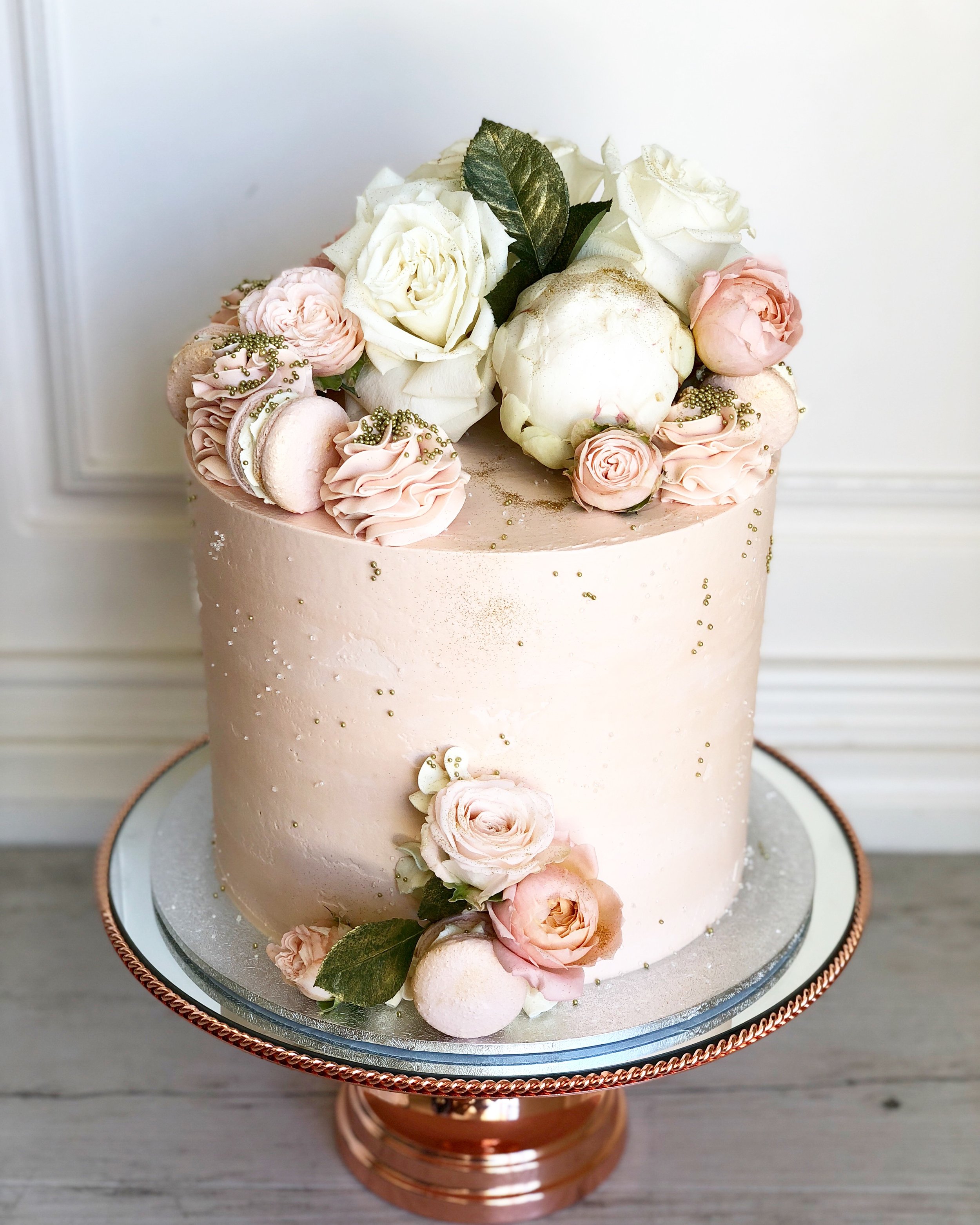 Pretty in Pink with Deluxe Floral Macarons
