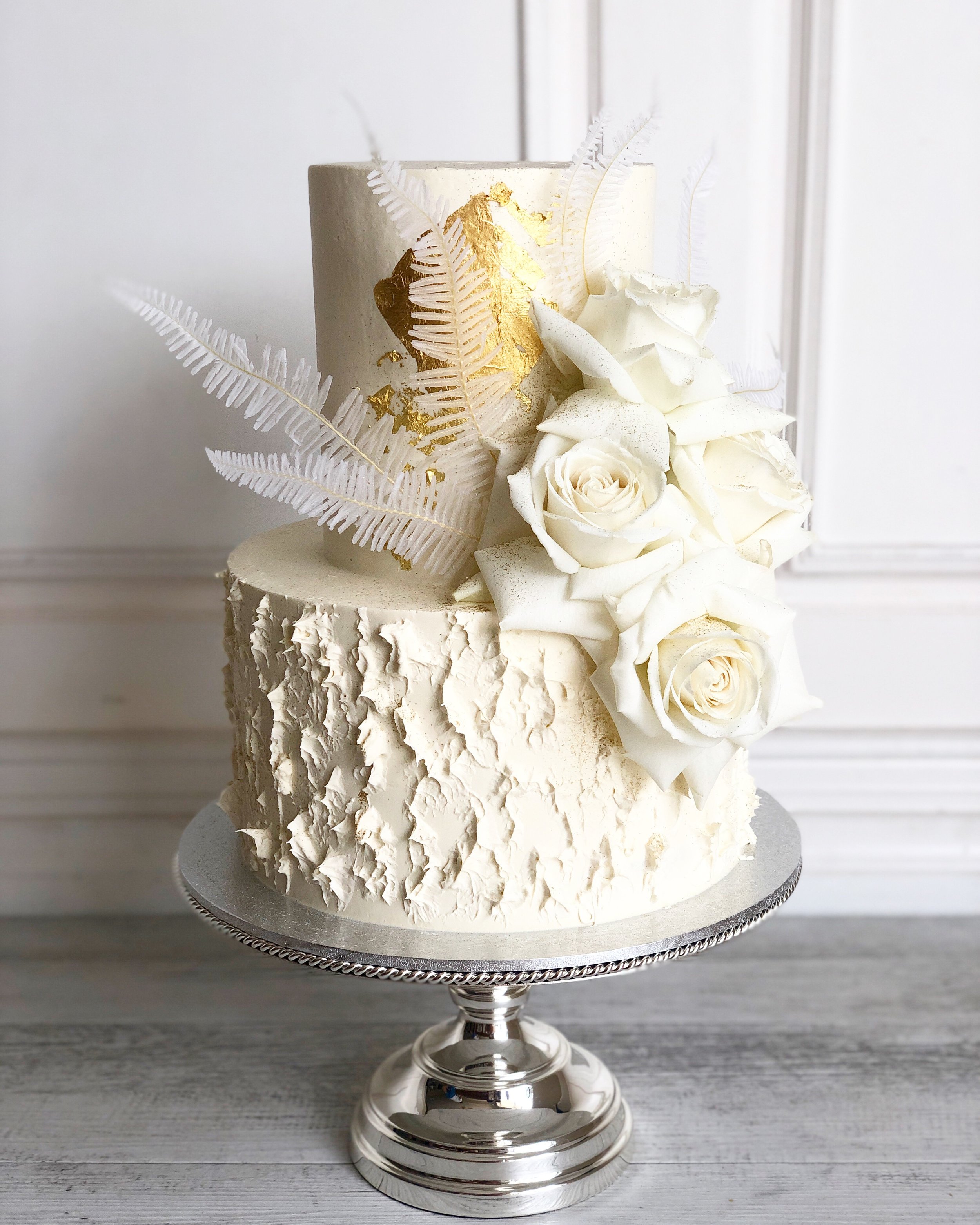 Gold leaf with white deluxe blooms