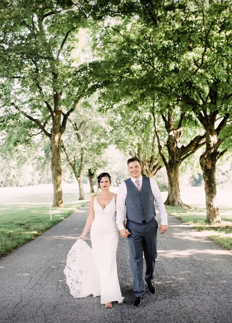 With numerous breath-taking photo opportunities on our hilly grounds, you will be able to create many lifelong memories. Our banquet room, rooftop deck, and adjoining relaxed dining room that overlooks the picturesque 18th hole provides spectacular backdrops for your photo album.