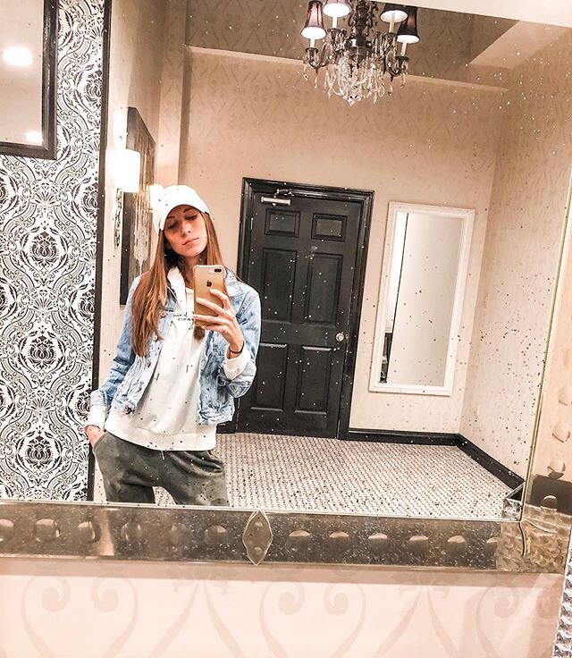 Longing for the day when we can take random mirror selfies in cute bathrooms 🌀🛁 Is anyone else struggling with quarantine life? To be honest, I&rsquo;m not made for this. I need human interaction, to hug my loved ones and friends, I even miss going