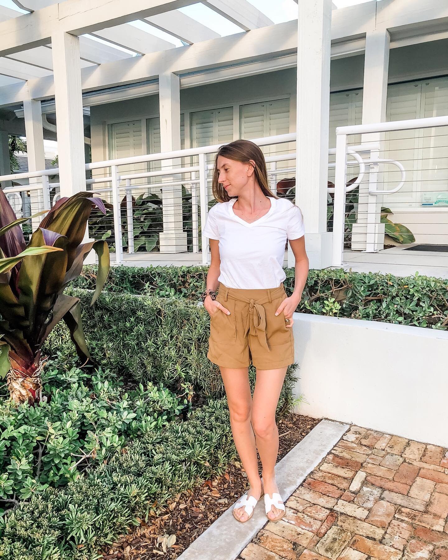 My face while being asked if I had a safari hat to go with my shorts 🐆🤍🐅🤍 

These are another under $20 find from the sale that ends today! You can instantly shop my looks by following &ldquo;ahintofgoldblog&rdquo; on the LIKEtoKNOW.it shopping a