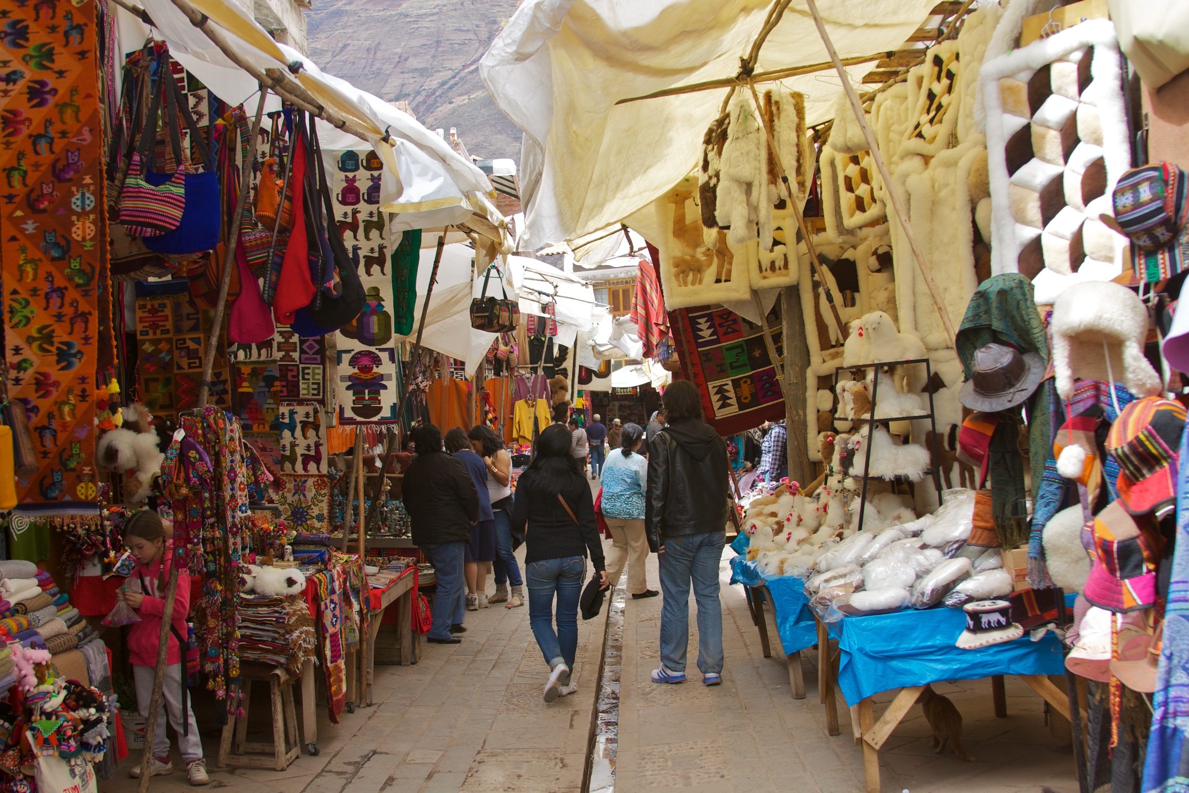 Peru_-_Sacred_Valley_&_Incan_Ruins_228_-_Pisac_(8114893534).jpg