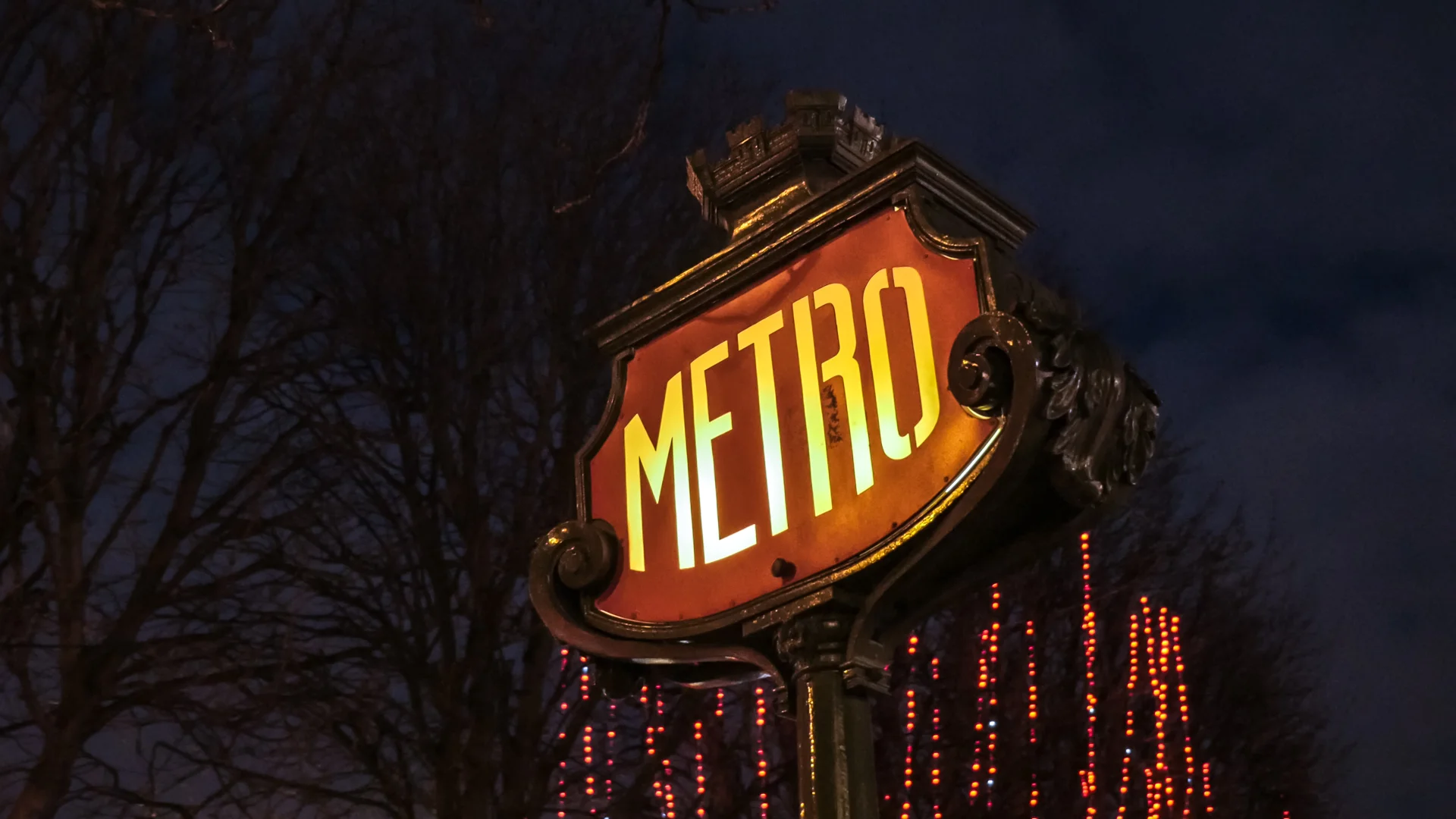 Metro.00_00_02_01.Still003-4.jpg