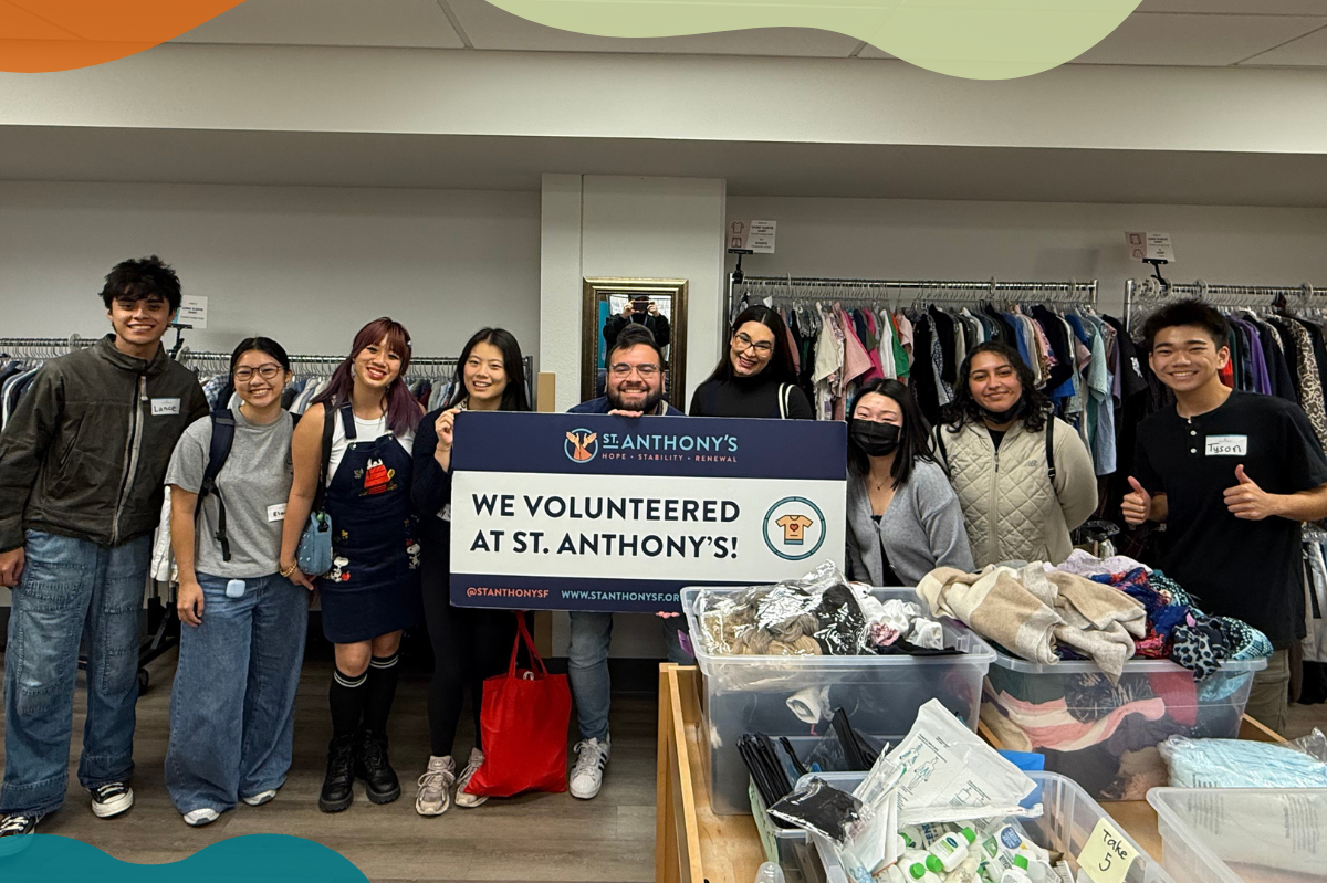SF AHEC Scholars: Fashion for All - SF AHEC Scholars Volunteer with St. Anthony's Free Clothing Program!