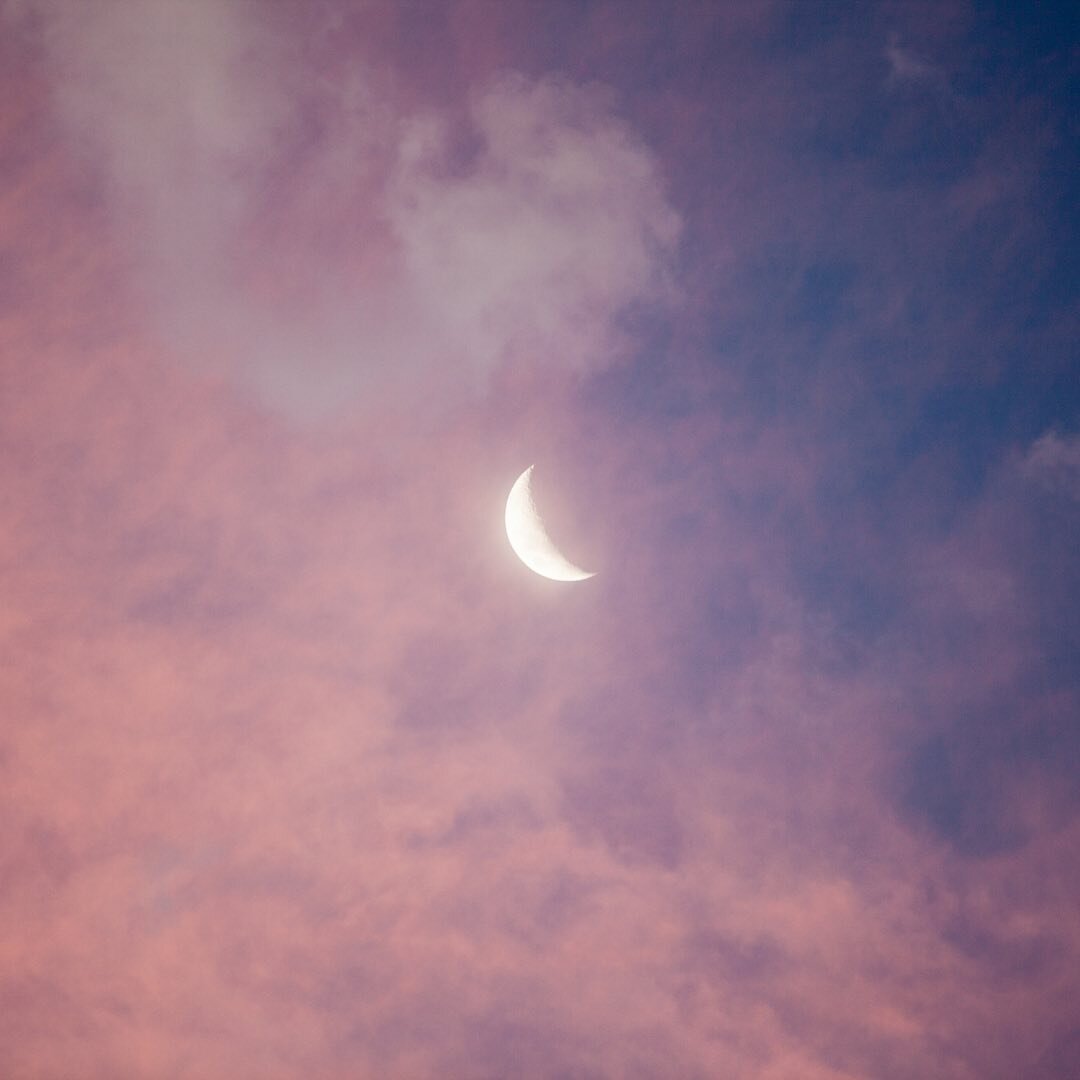 ♈ New Moon in Aries ♈

Tonight's new moon in Aries is all about fresh starts and individualism. New moons provide us with the optimal energy for beginning new endeavors and when paired with Aries' go-getting attitude there is little that can stand in