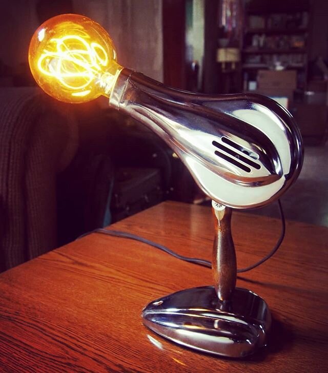 Fresh lamp alert
Check out this shiny chrome eskimo on our #etsyshop 💡💖💡
https://etsy.me/33Nt6ZO
#lightuplabs #hairdryer #vintagehaircare #upcycledlamp #upcycledlighting #repurposedvintage #repurposedlighting #bespokelighting #chrome #getlit #ilo