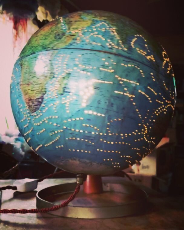Hole world.
Coming soon to our #etsyshop
#globelights #lightuplabs #handmadelighting #repurposedvintage #upcycledlamp #upcycledlighting #repurposedlighting #bespokelighting #clevelandhandmade #clevelandmakers #lightingdesign