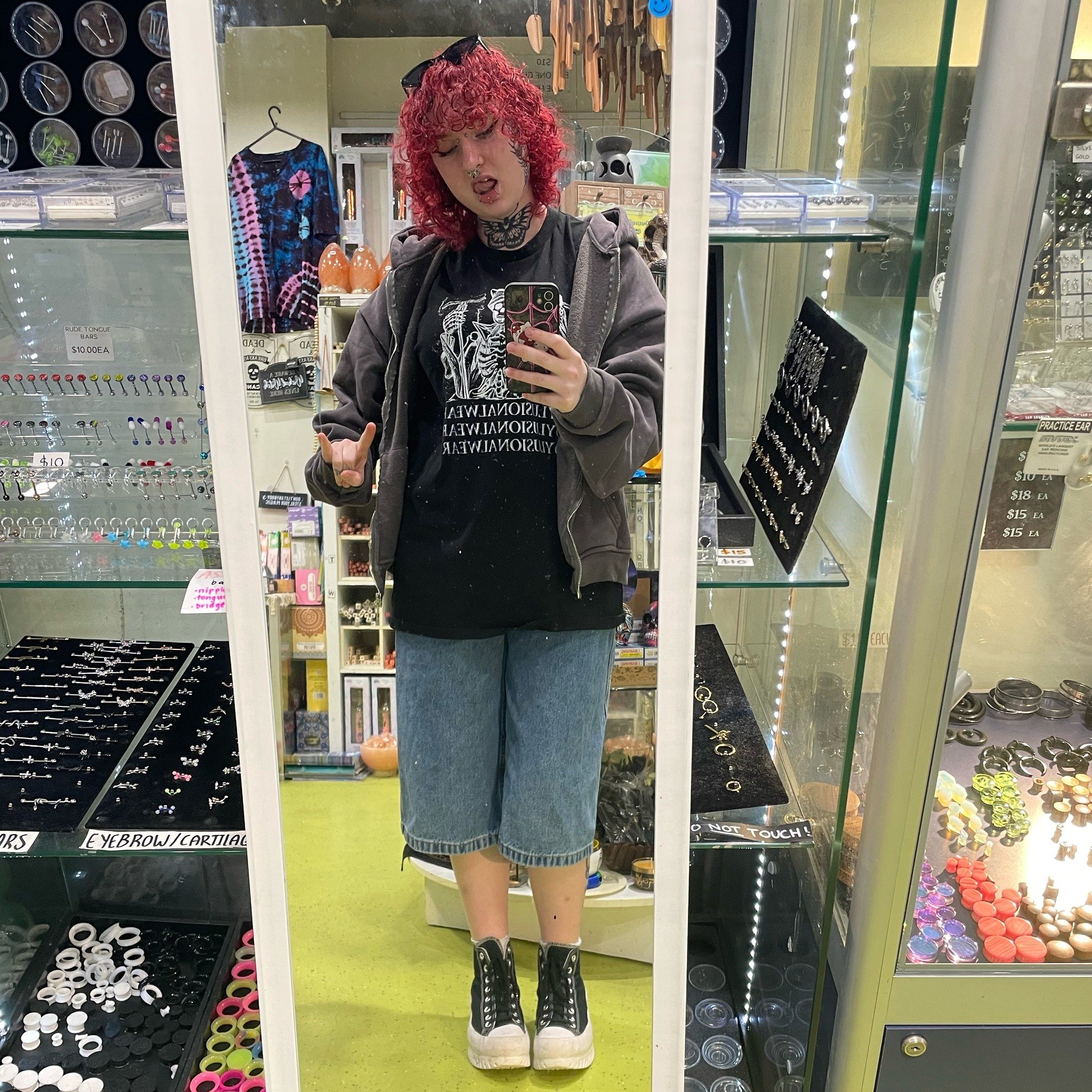 hope everyone had a great weekend! 🤭

today we are open till 5:30pm with @kaylapeacockkk doing all your piercings! 💉

@deadsundayy will be serving you from behind the counter from 11am 🛍️

pop in-store for some rad sh*t or a new piercing! 👀

PSA: