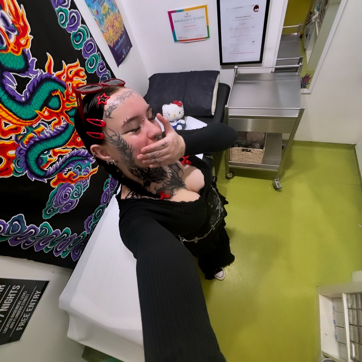 it&rsquo;s the mf weekend &amp; we&rsquo;re open for all your piercing needs! 💉👀

start off your school holidays right AND COME GET ST@BBED by our crew (for a piercing ofc) 😫

walk in, book online or over the phone ✌🏻