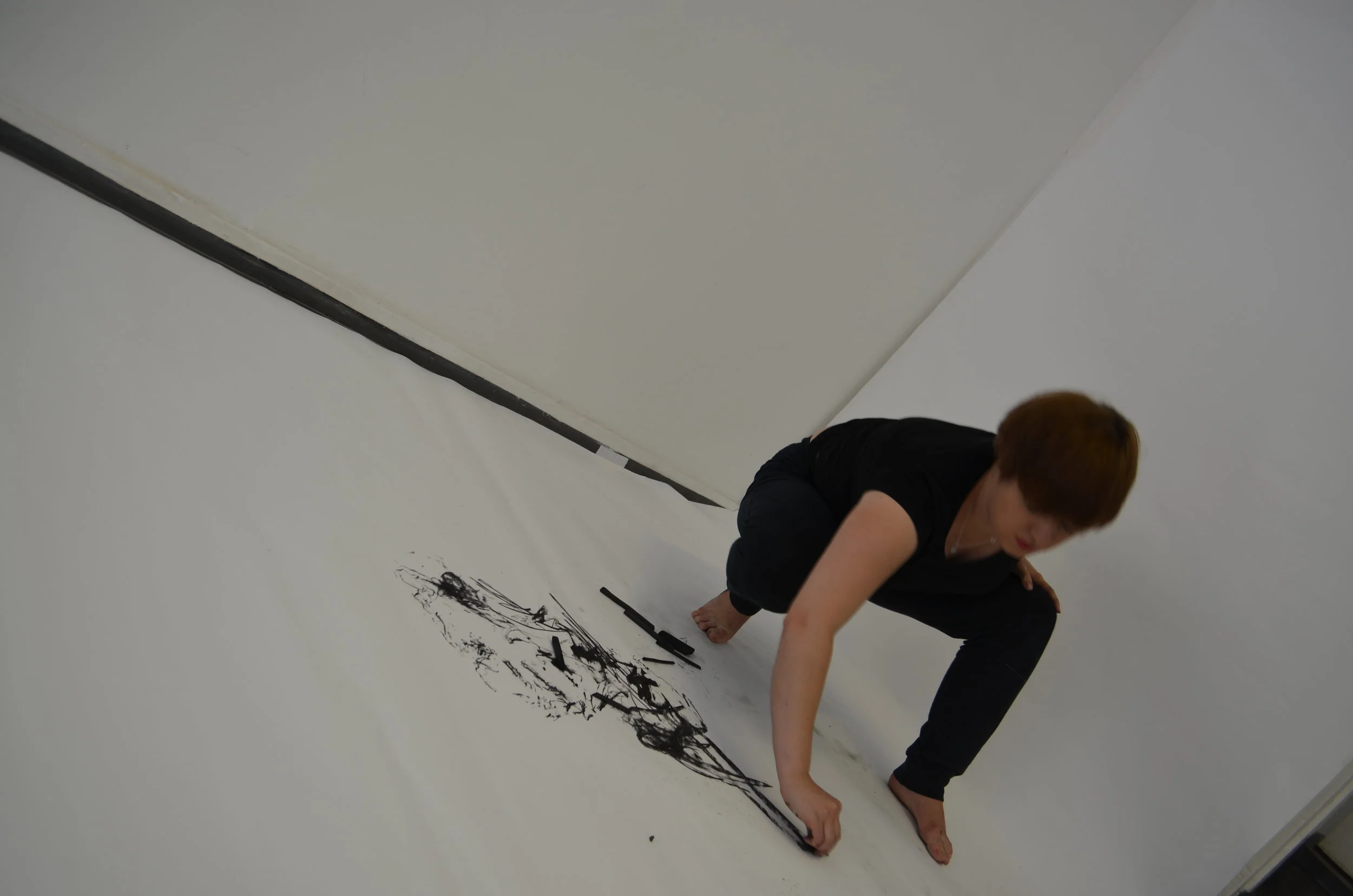 Tactile self-portrait during rehearsals for Body Moving - Painting in Action 2013, Moving Art 2013-2014 Project, Taidelaboratorio Viiskulma