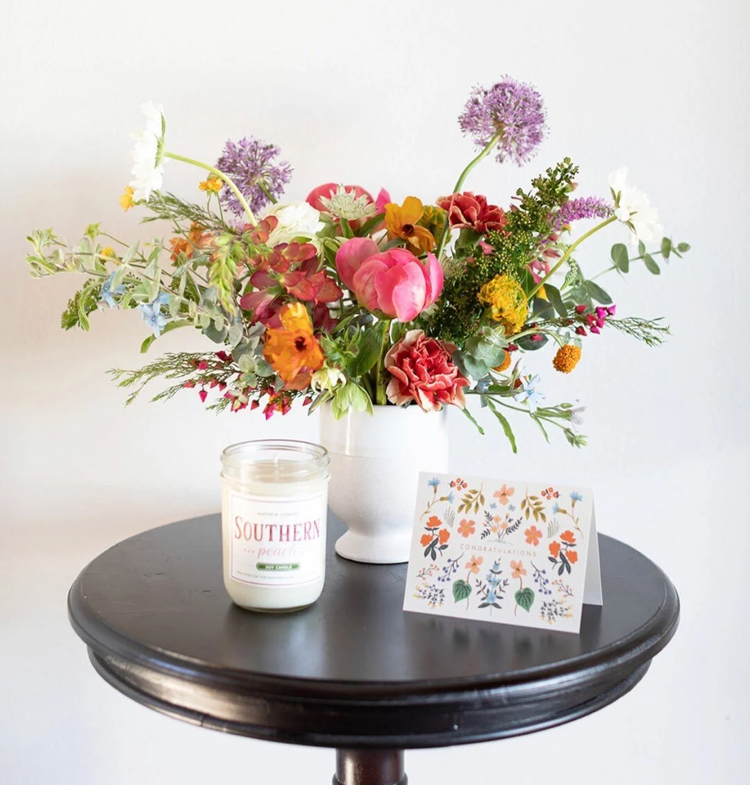 🌼 We&rsquo;re back!! That&rsquo;s right! Our vacation mode is over! ⠀⠀⠀⠀⠀⠀⠀⠀⠀
If you didn&rsquo;t know we were on a temporary hiatus from special orders and deliveries. But not no mo! You can now order fresh flowers through the website. Link in bio.