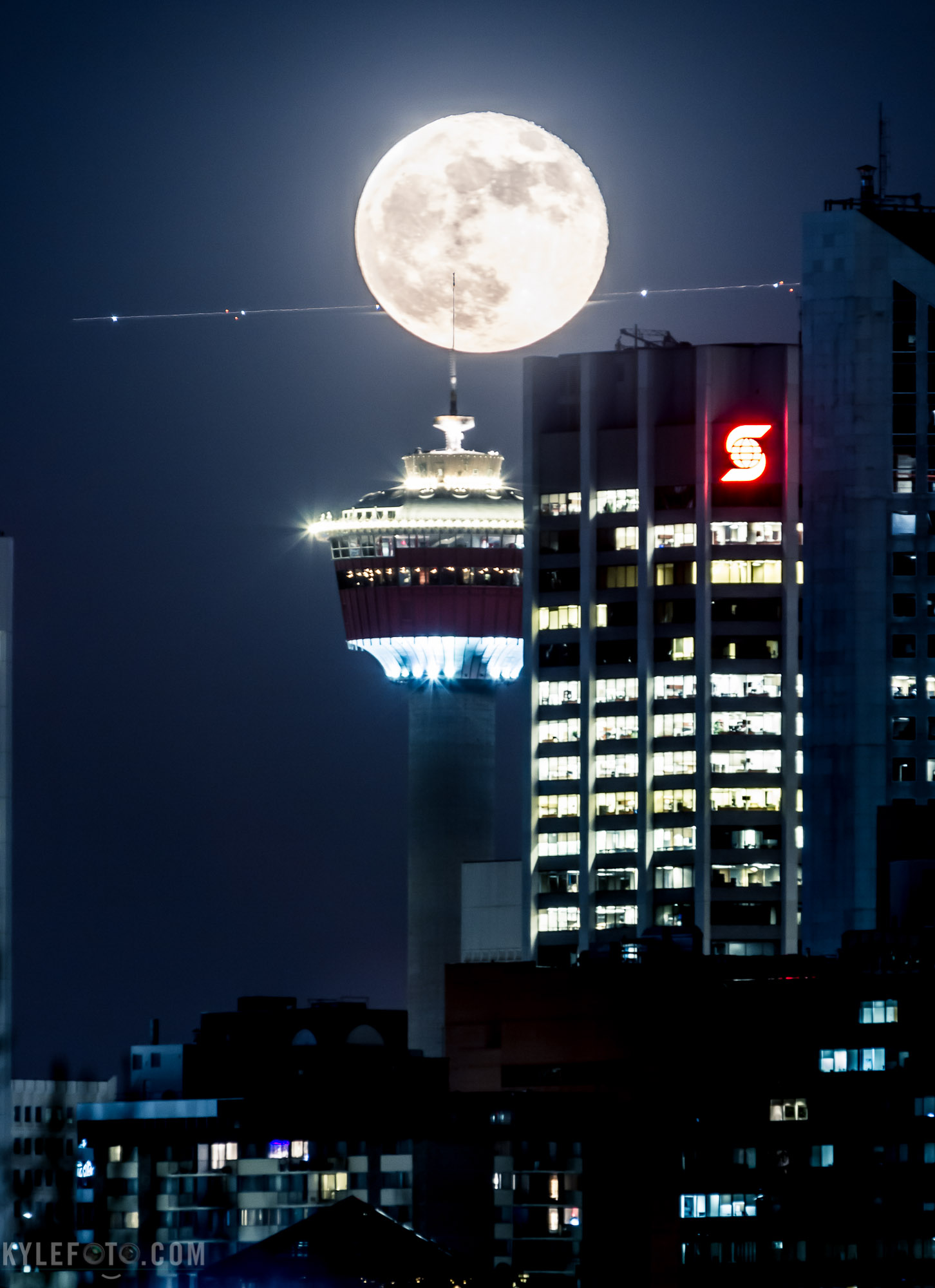yycsupermoon-1.jpg