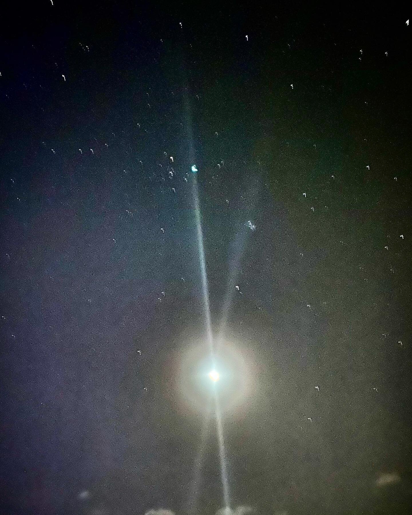 Let your light shine 🌙
.
.
#solchicago #healing #meditation #present #mindfulness #love #grounding #therapy #nature #sky #stars #moon #reflection