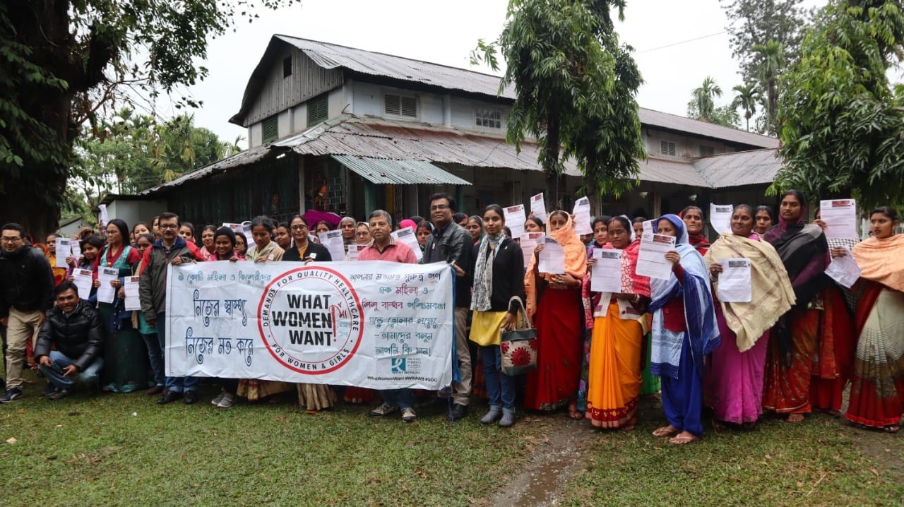Mobilization_India_Sujoy in large group.jpg