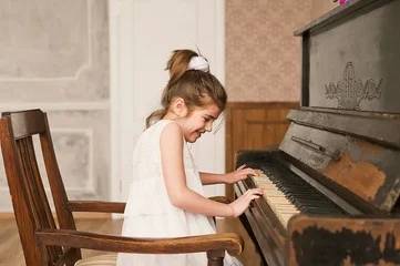 teaching-piano-to-the-young.jpg
