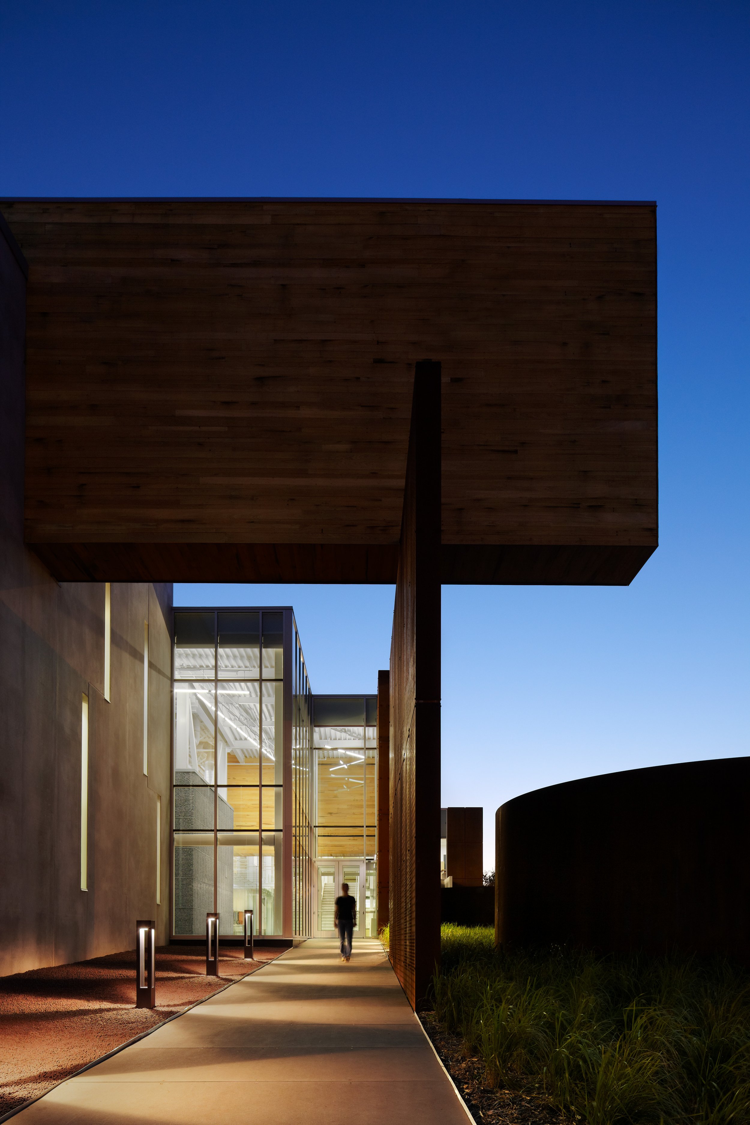 ross barney architects / university of minnesota-duluth / swenson civil engineering building