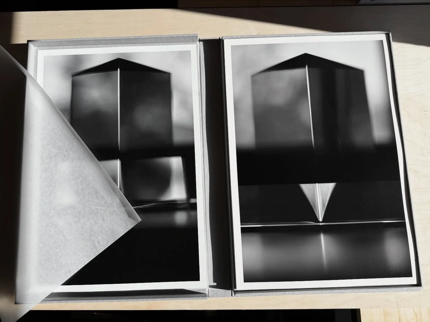 a quick shout out to @fullcirclefineart for working with me to make this portfolio of AP prints (along with the large editions!) and to @bellafortedesigns for constructing the beautiful box. The full set of images from Space Craft series are now in C