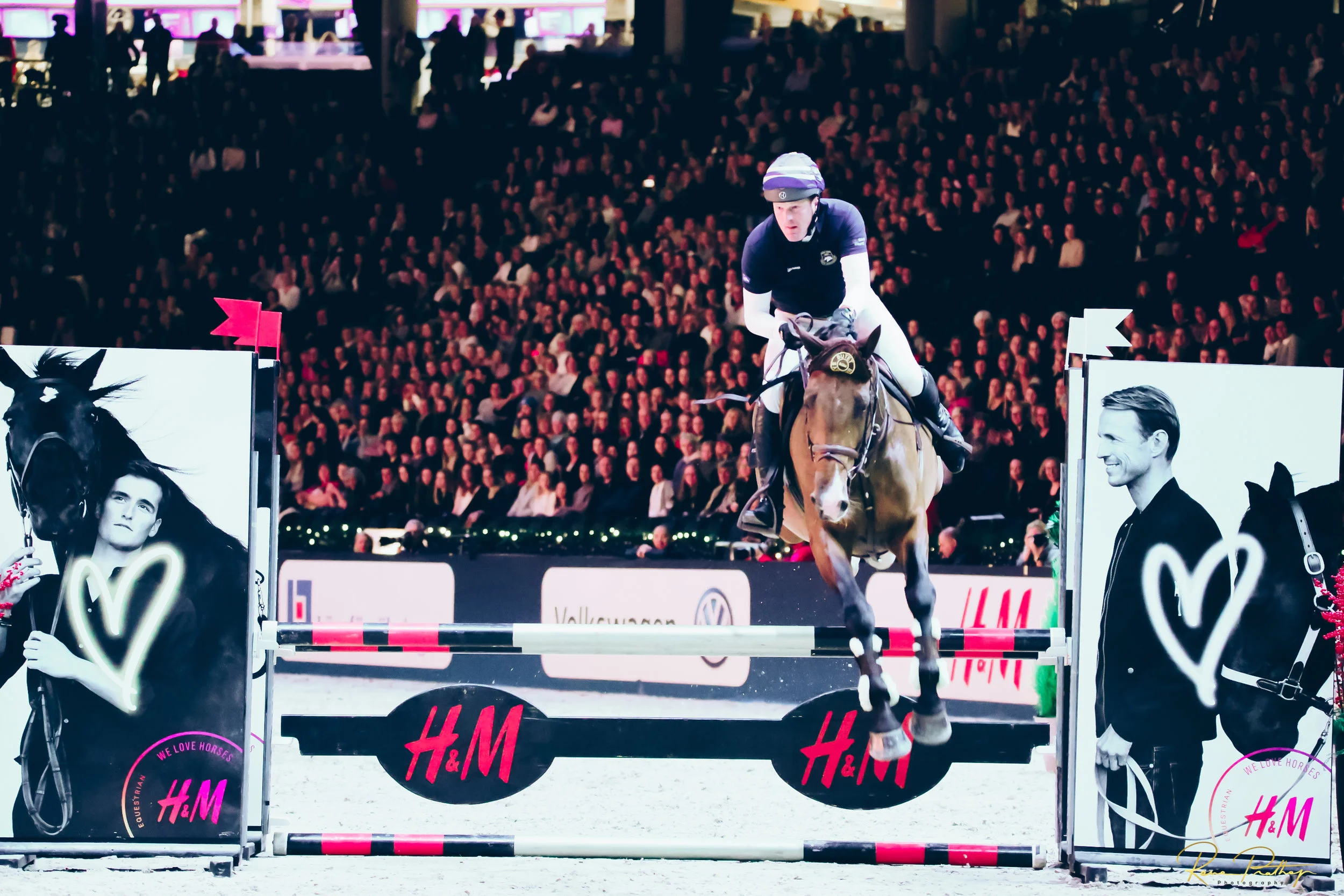 4.SWEDEN HORSE SHOW 30 NOV.jpg